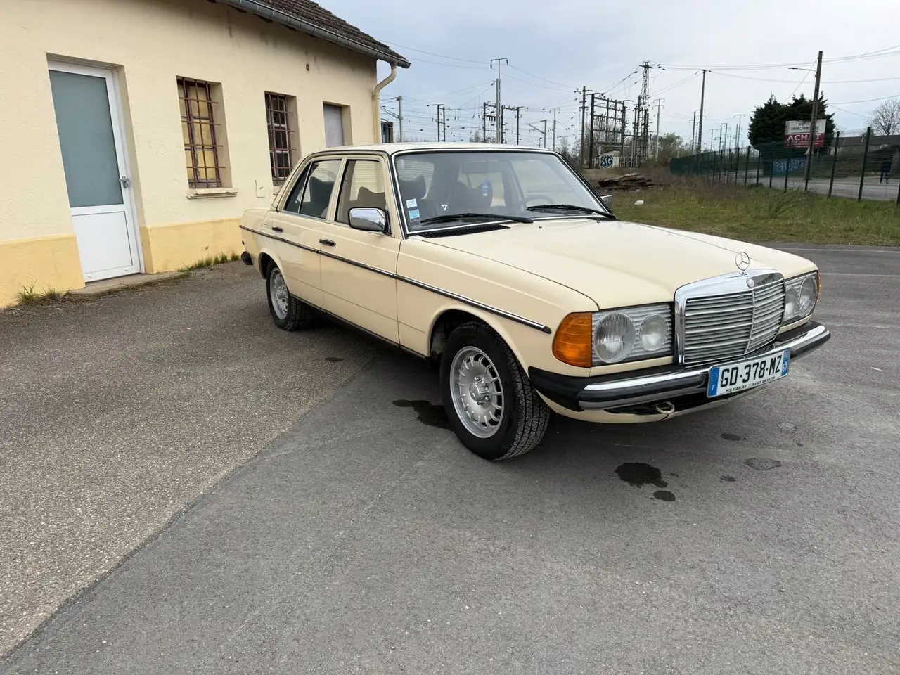 Mercedes-Benz E 220, foto 3