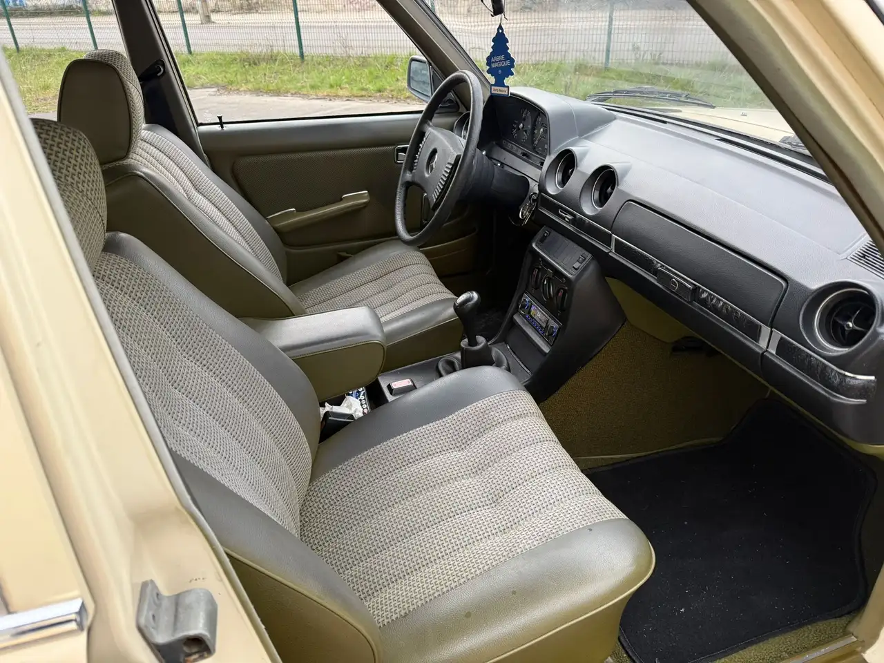Mercedes-Benz E 220, foto 6
