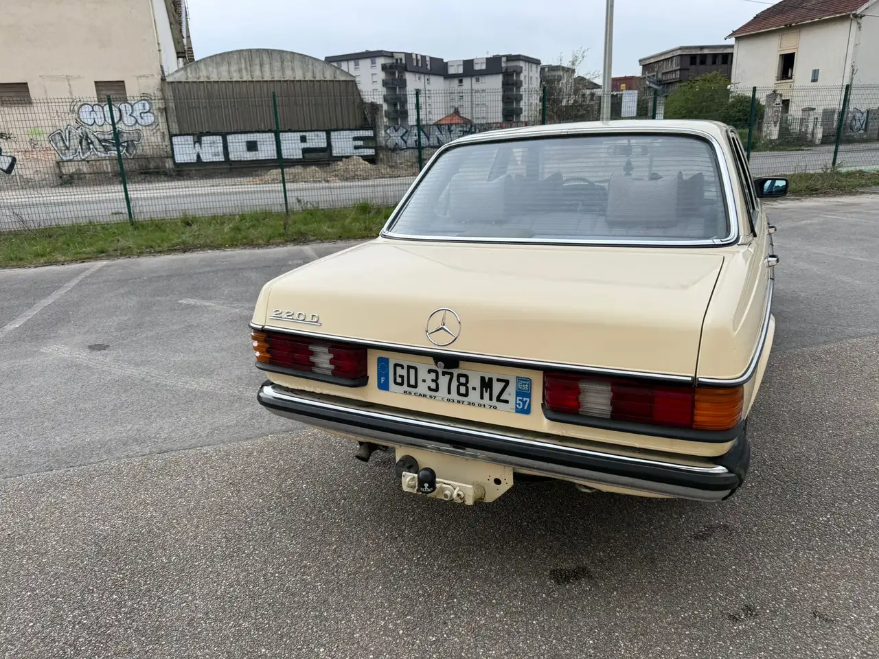 Mercedes-Benz E 220, foto 4