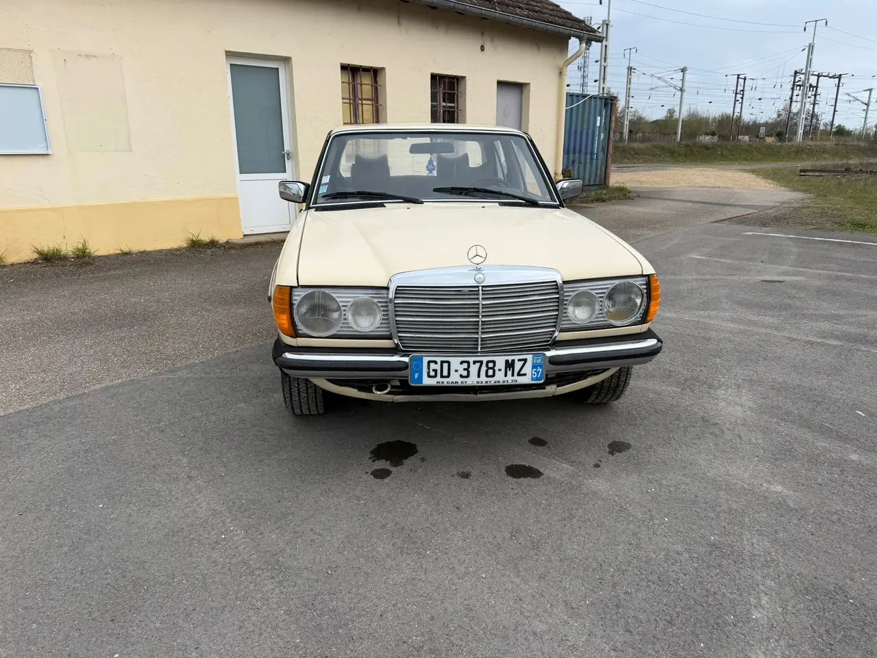 Mercedes-Benz E 220, foto 2