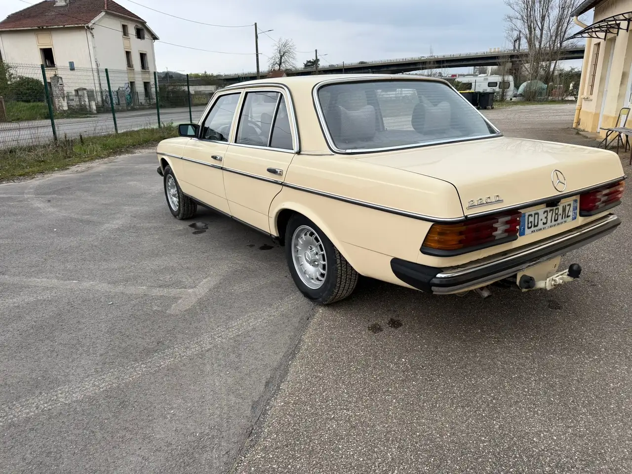 Mercedes-Benz E 220, foto 7