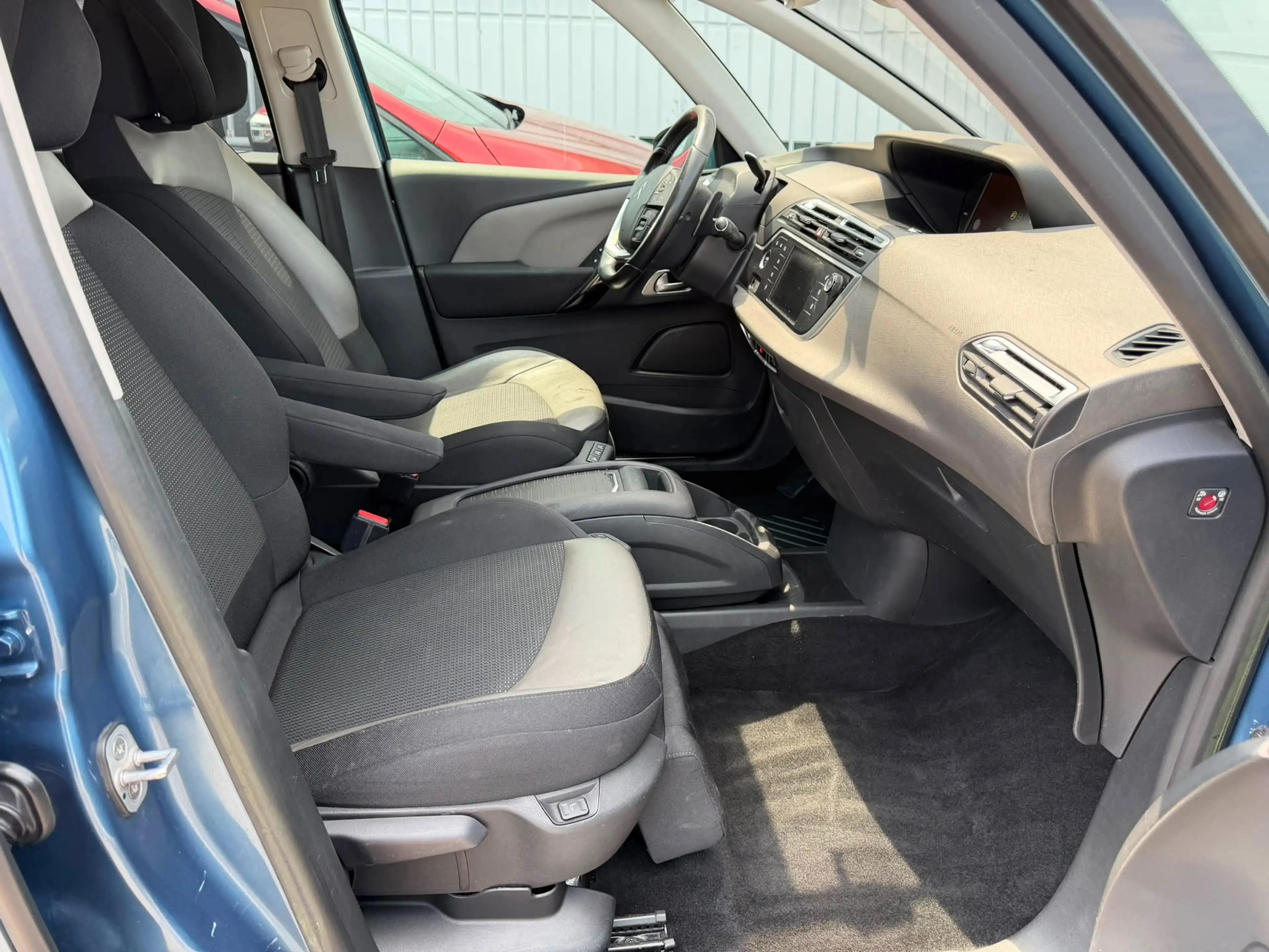 Citroen Grand C4 SpaceTourer e-HDi 115 Exclusive 7-Sitzer Autom. PICKERL 03/27 — photo 10