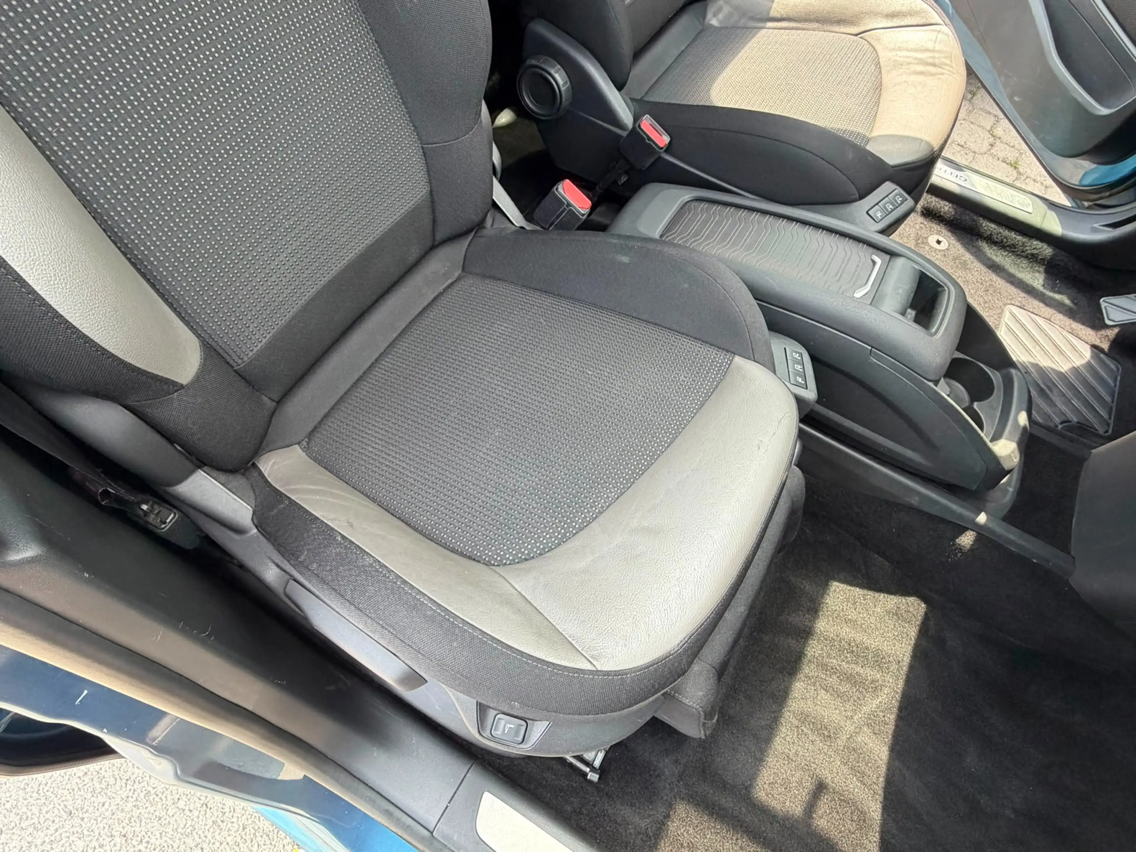 Citroen Grand C4 SpaceTourer e-HDi 115 Exclusive 7-Sitzer Autom. PICKERL 03/27 — photo 2
