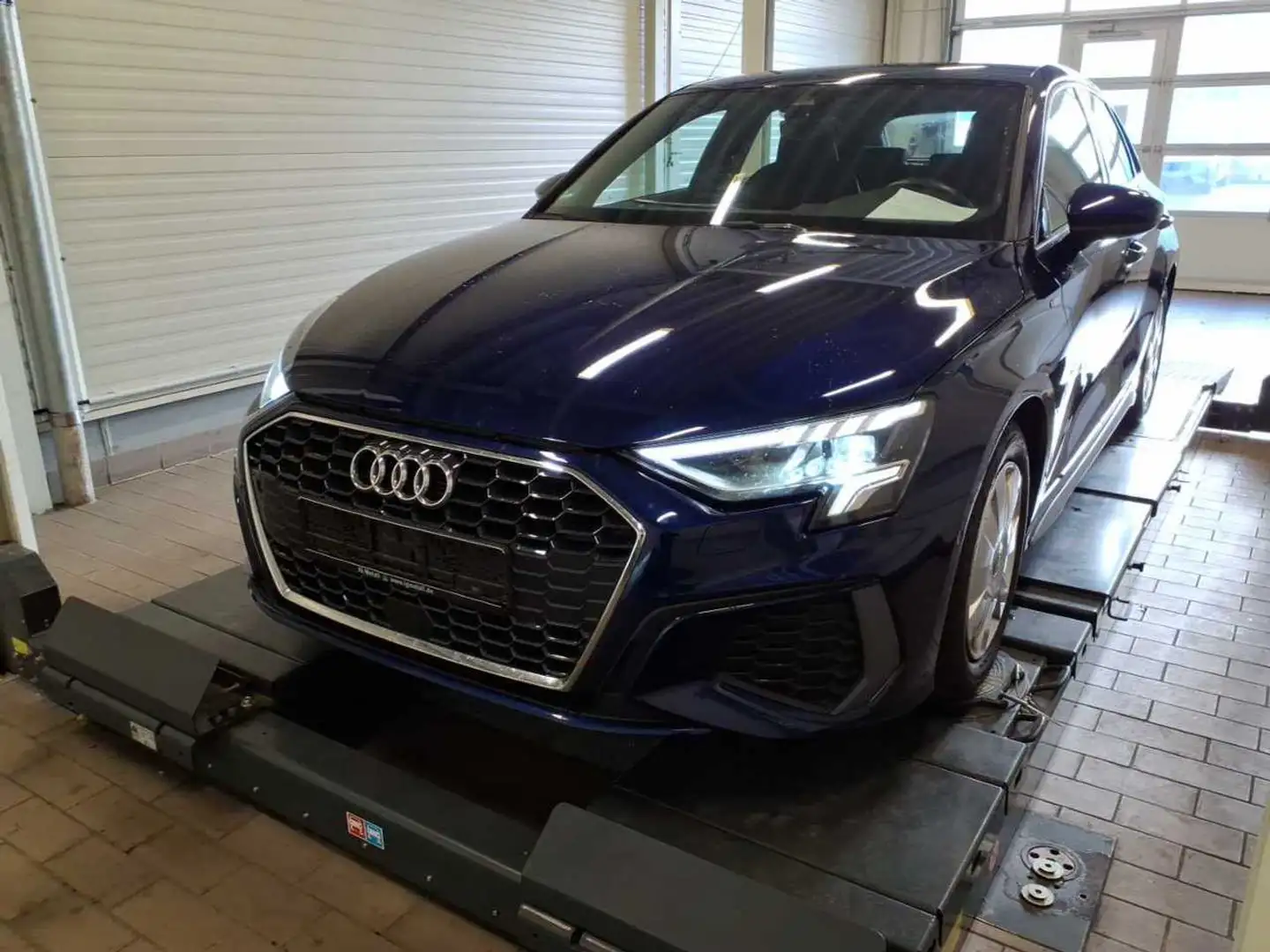 Audi A3 S line 35 TFSI AHK*LED*Navi Blau - 2