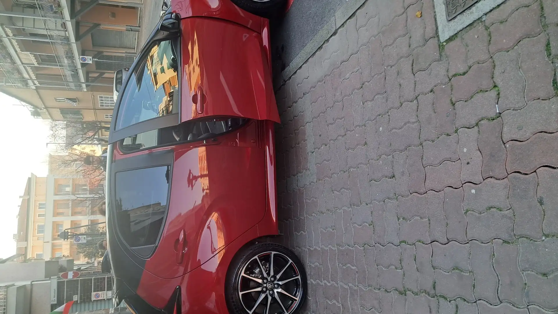 Toyota Yaris 1.5h GR Sport - 1