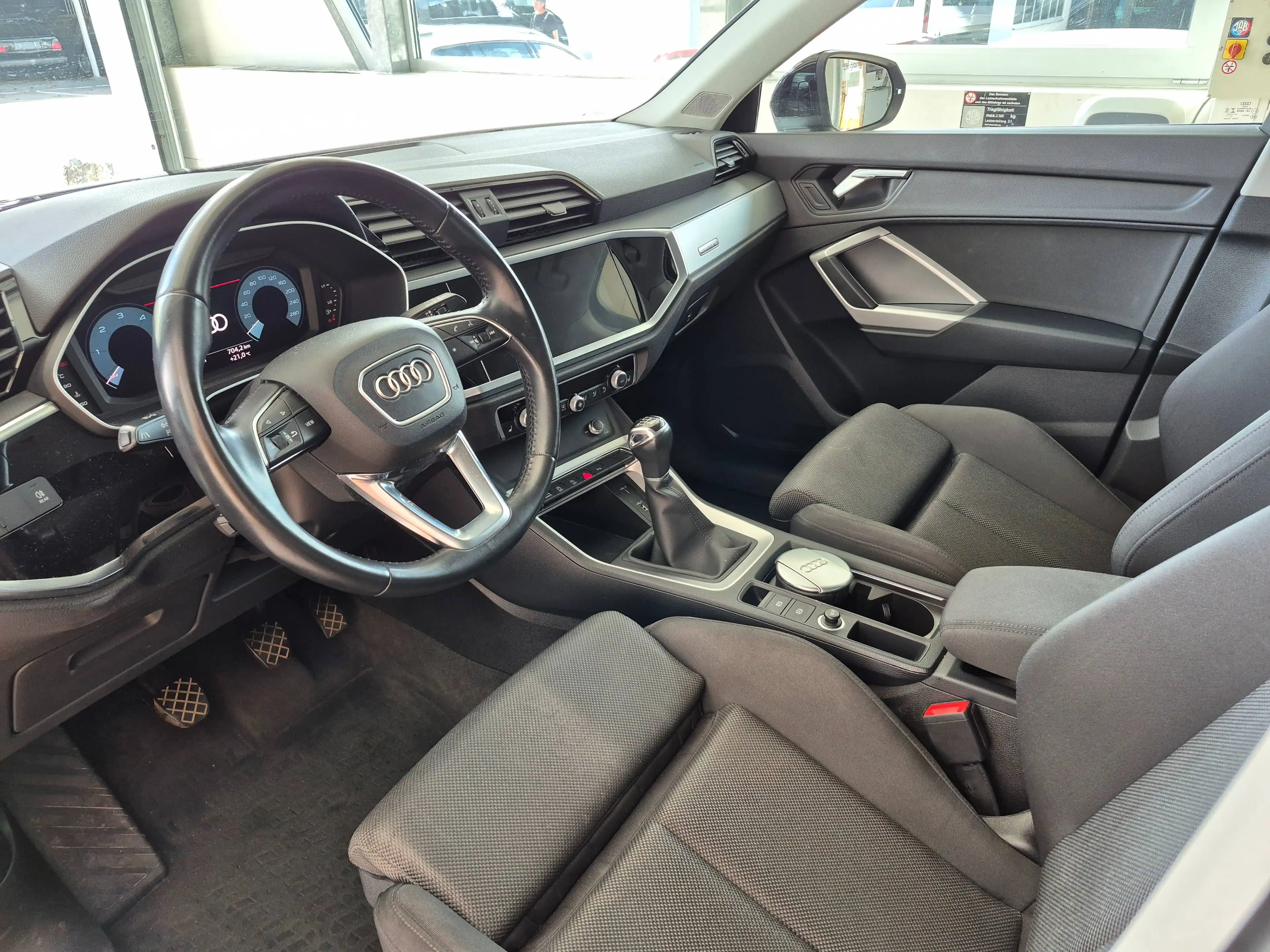 Audi Q3 35 TDI quattro advanced — photo 8