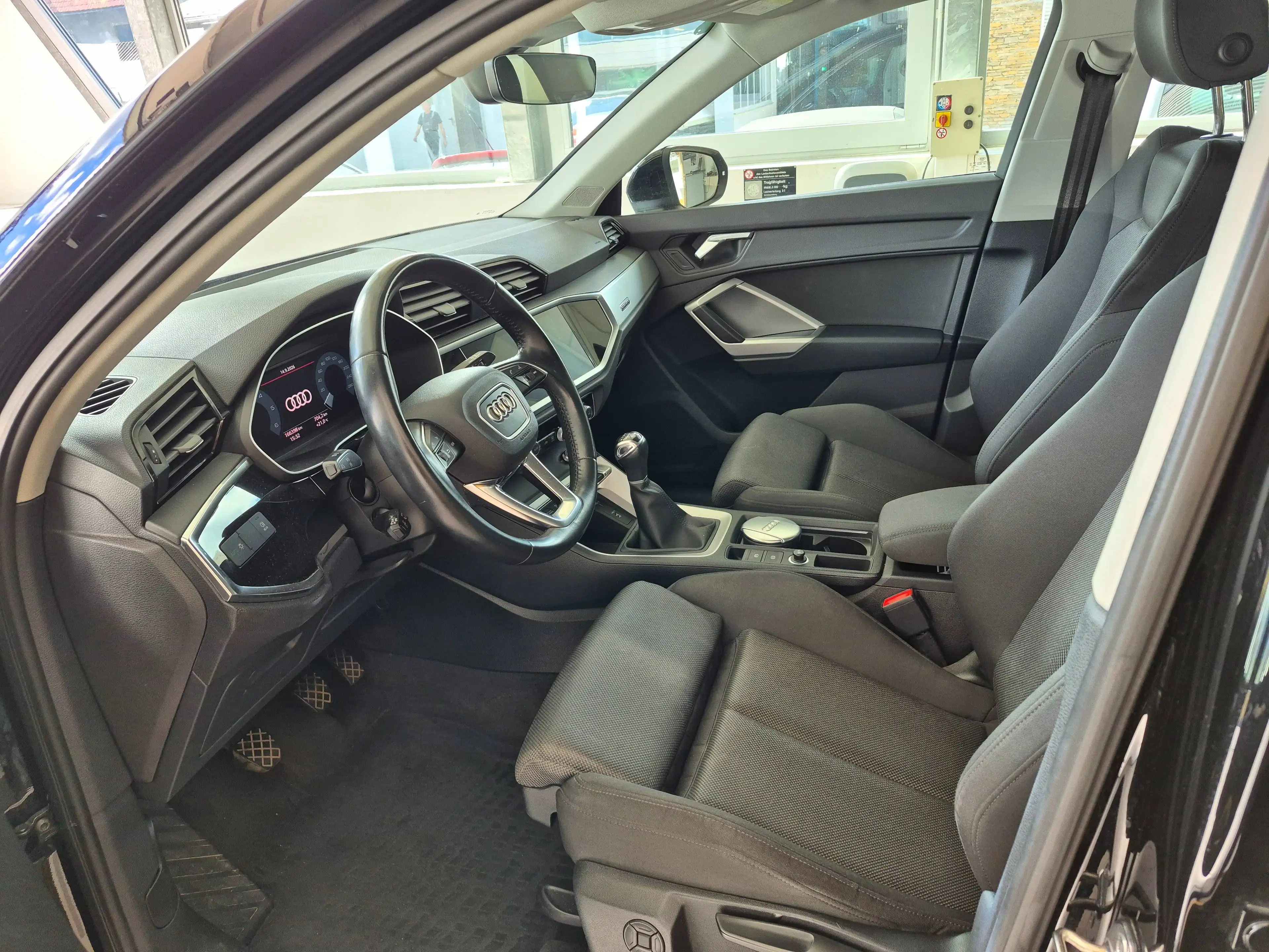 Audi Q3 35 TDI quattro advanced — photo 7
