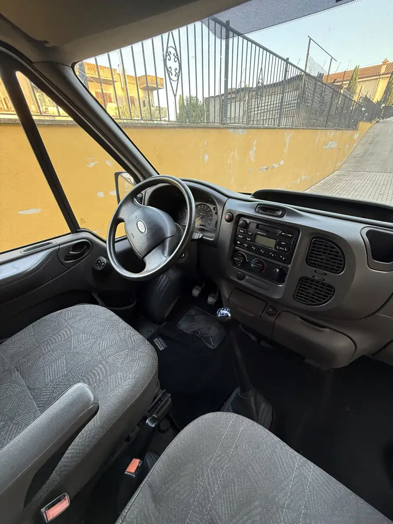 Ford Transit - 1