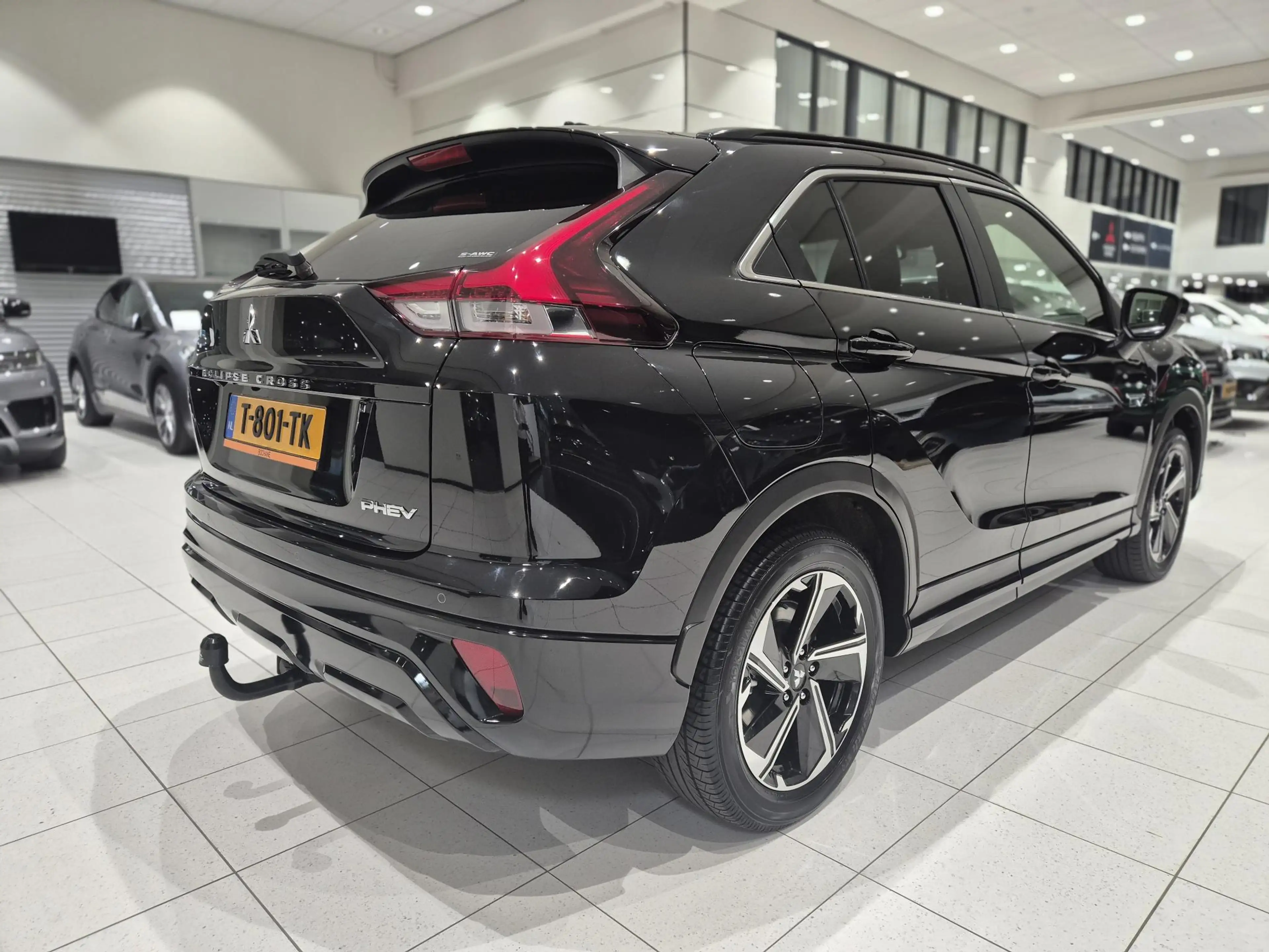 Mitsubishi Eclipse Cross 2.4 PHEV Instyle | Trekhaak | Panoramadak | Leder — photo 2