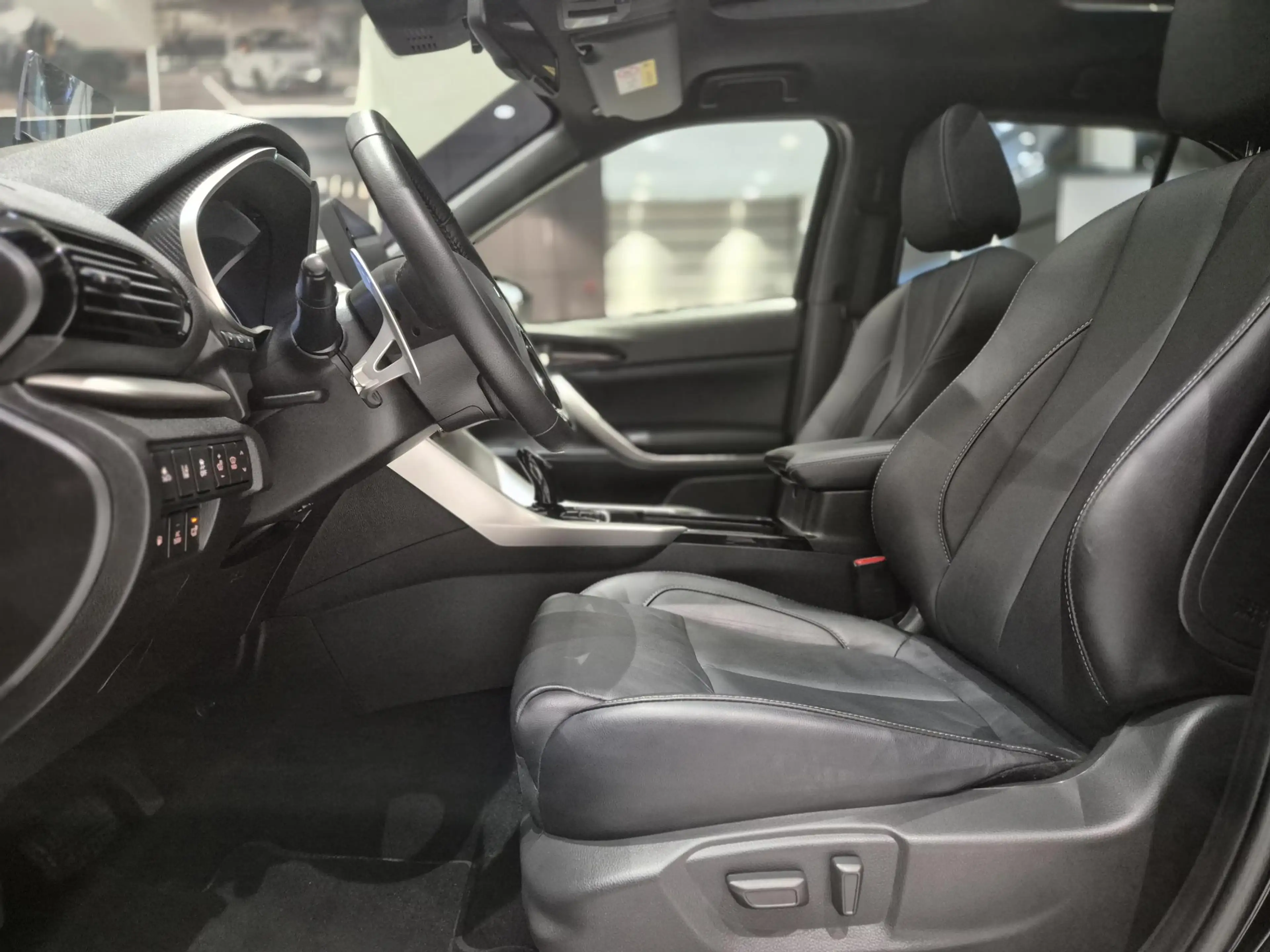 Mitsubishi Eclipse Cross 2.4 PHEV Instyle | Trekhaak | Panoramadak | Leder — photo 6