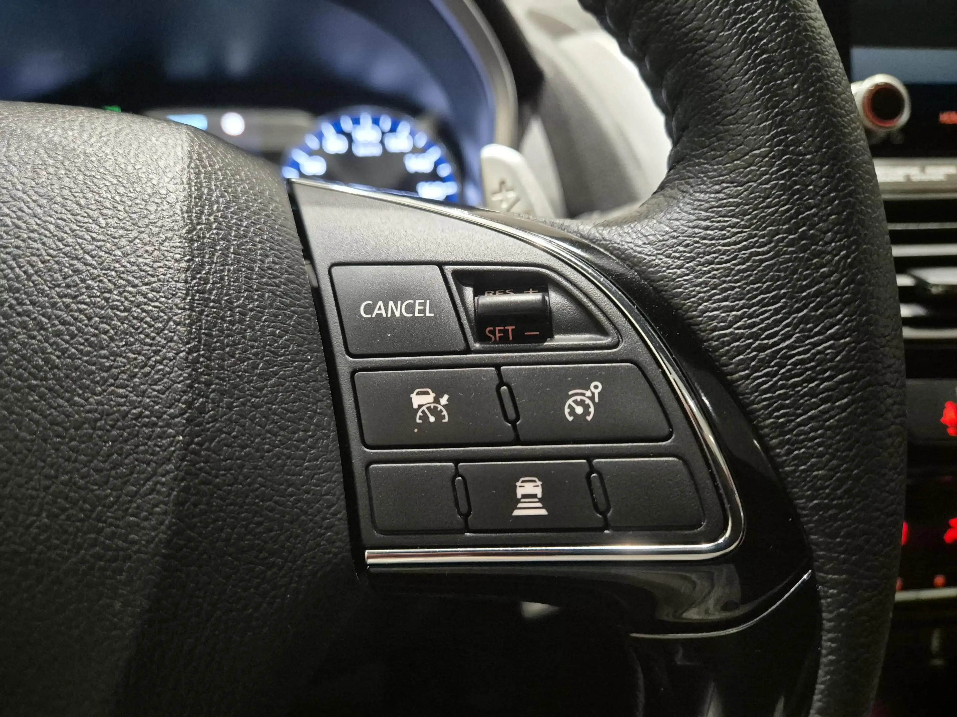 Mitsubishi Eclipse Cross 2.4 PHEV Instyle | Trekhaak | Panoramadak | Leder — photo 18
