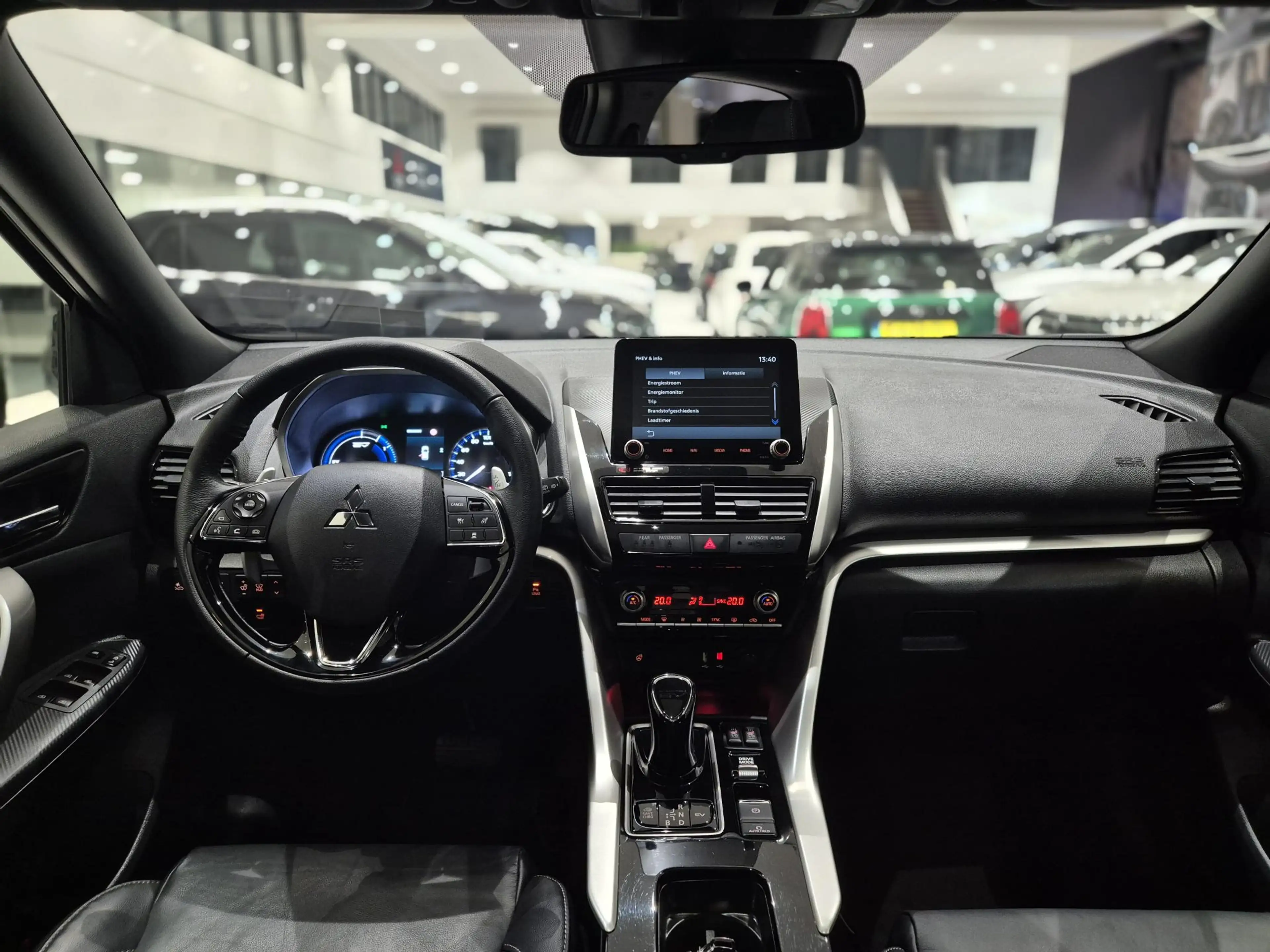 Mitsubishi Eclipse Cross 2.4 PHEV Instyle | Trekhaak | Panoramadak | Leder — photo 3
