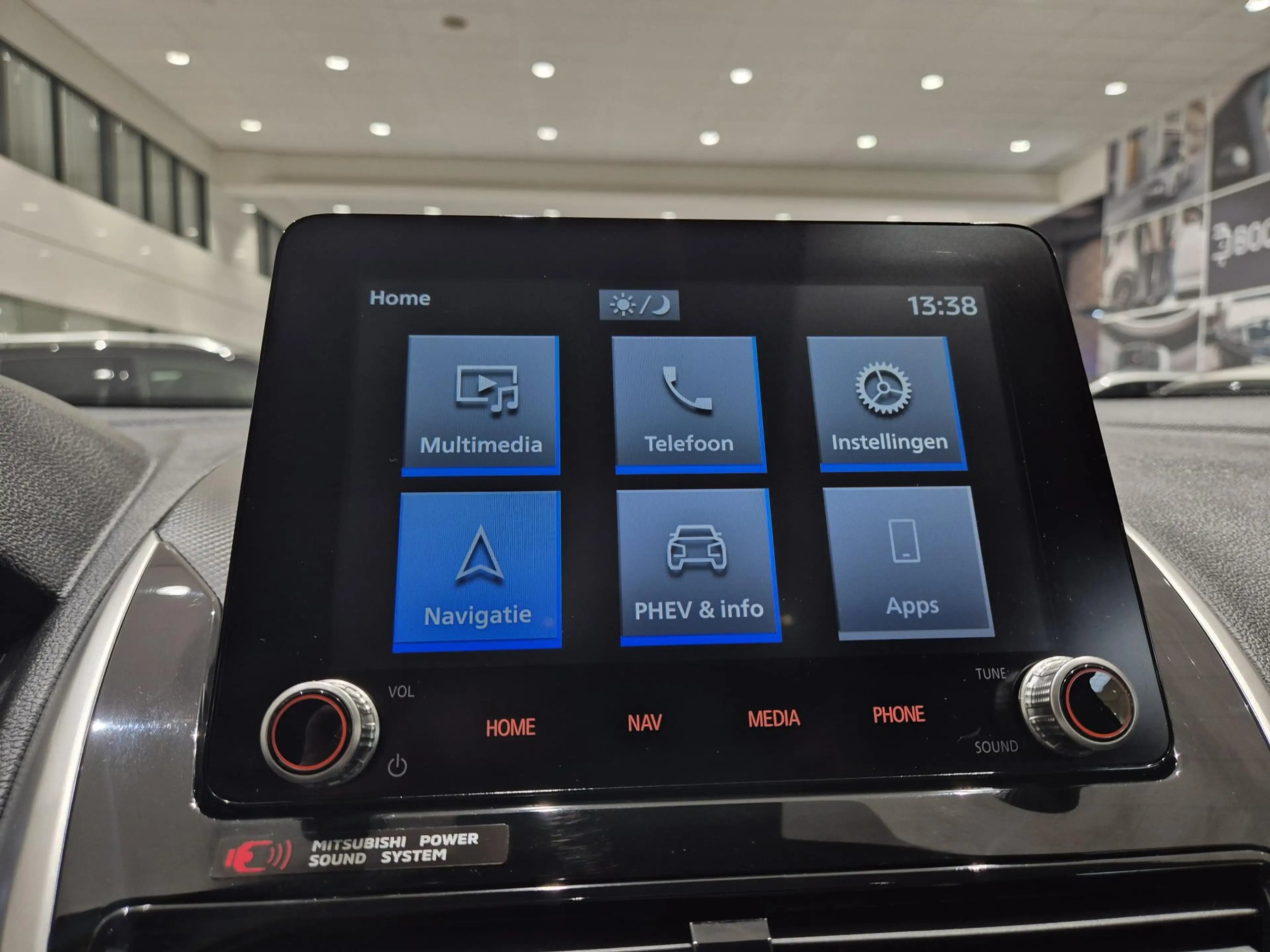 Mitsubishi Eclipse Cross 2.4 PHEV Instyle | Trekhaak | Panoramadak | Leder — photo 23