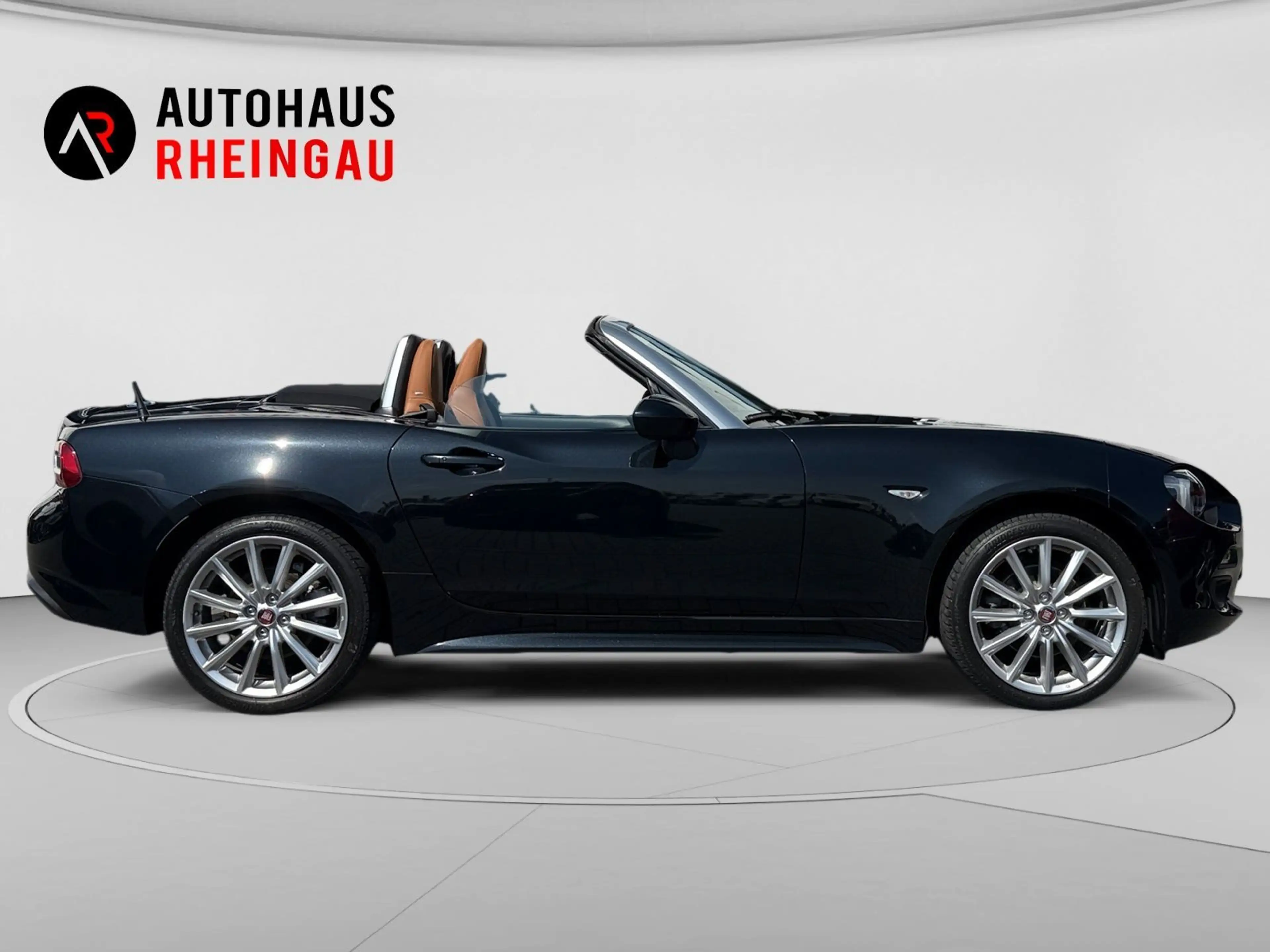 Fiat 124 Spider 1.4 MultiAir Turbo Lusso*RFK*BOSE*LED — photo 7