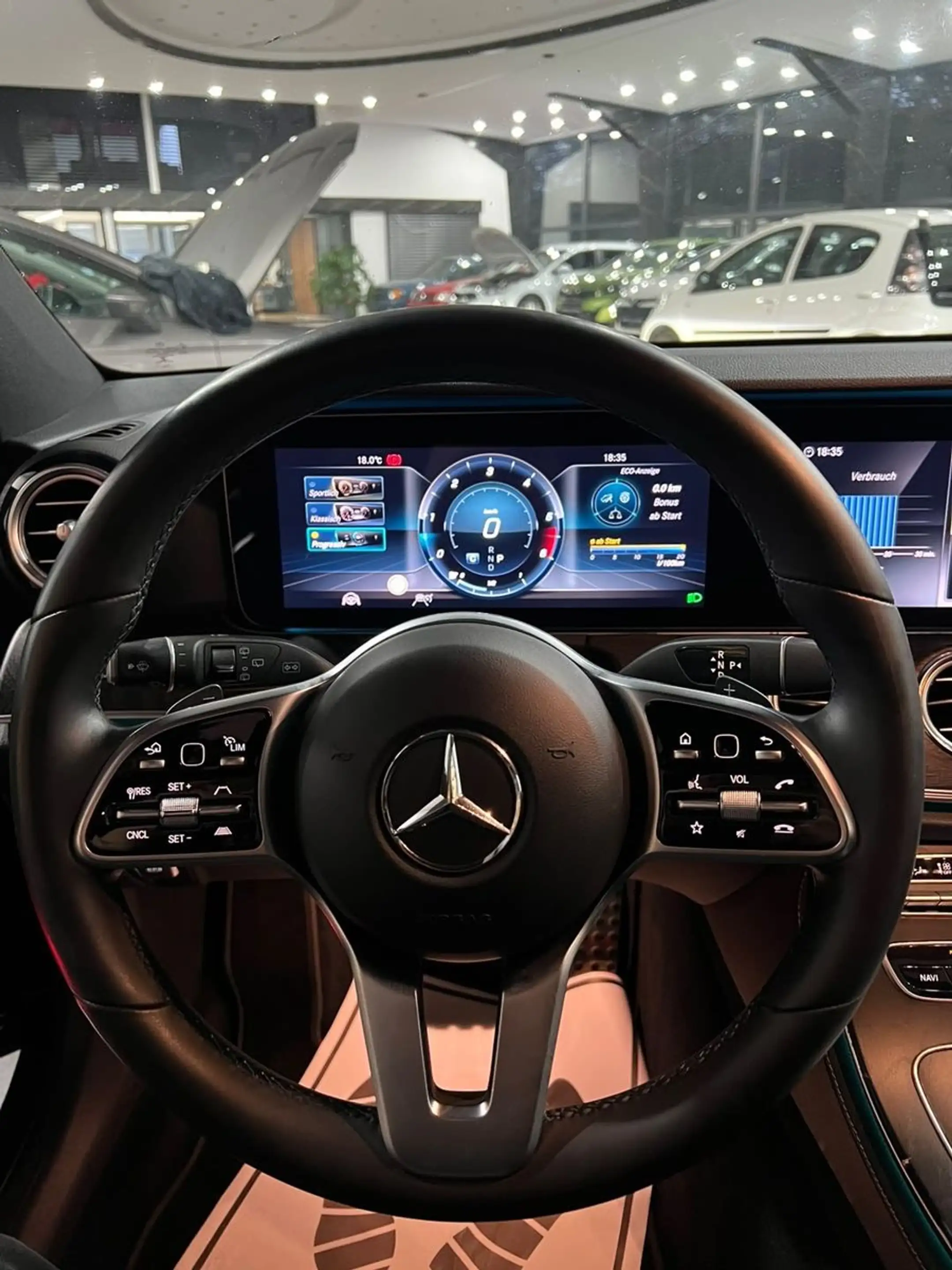 Mercedes-Benz E 400 d 4M /Sport/Wide/Panorama/360/AHK/ — photo 13