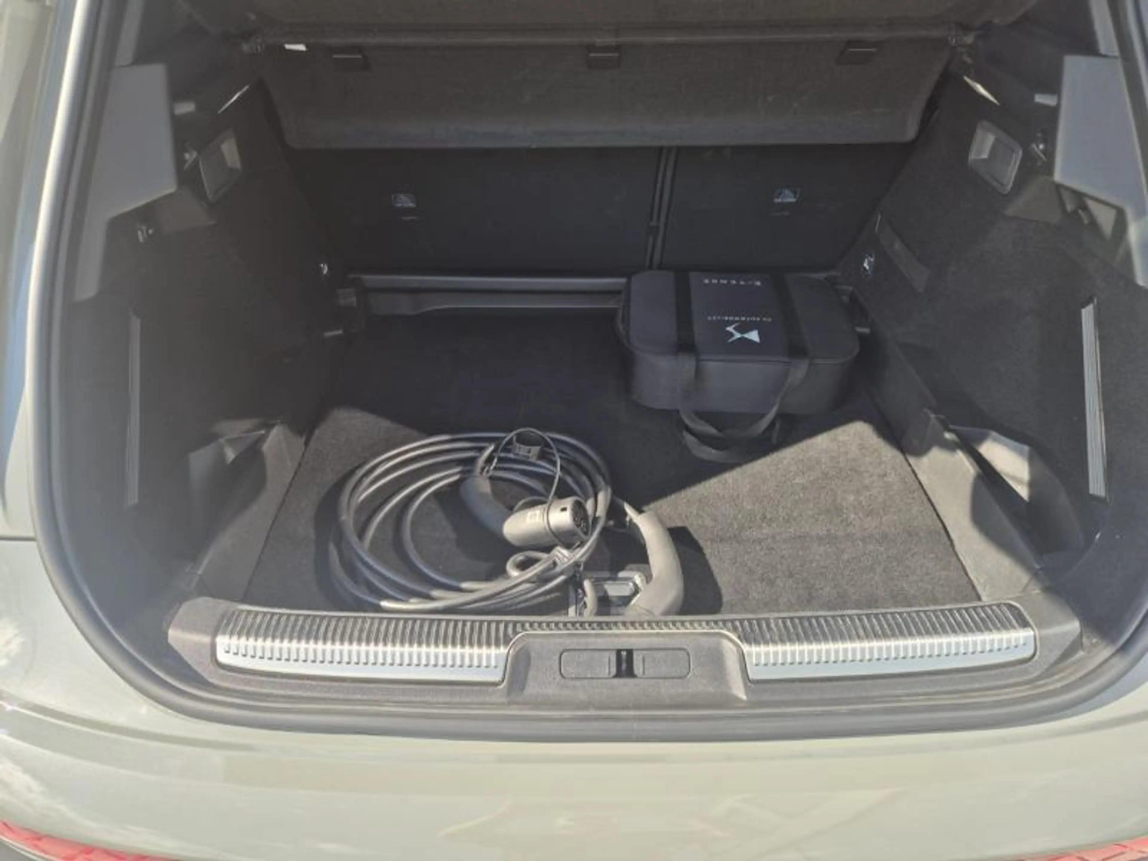 DS Automobiles DS 7 Crossback RIVOLI/4X4/300 PK/FULL LEDER RIVOLI 300 PK — photo 13