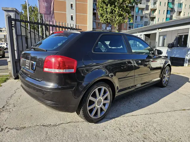 Audi A3 view 4