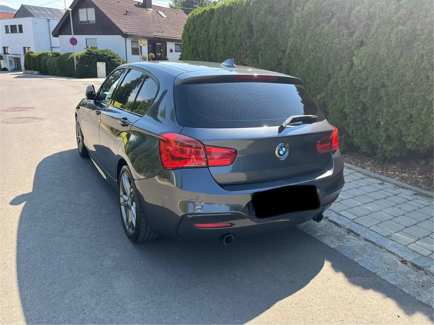 BMW 140 M140i xDrive Sport-Aut. Grau - 2