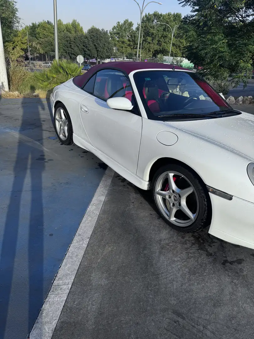 Porsche 911 Carrera 4 Cabrio - 2