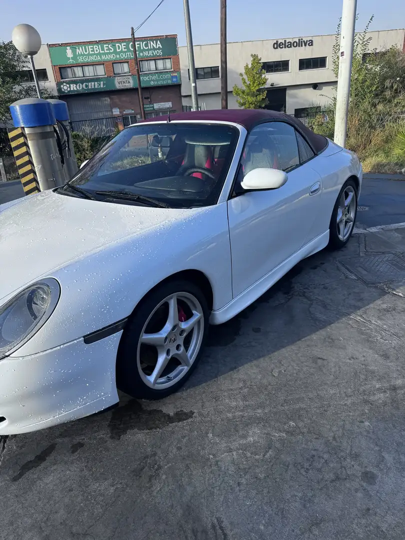 Porsche 911 Carrera 4 Cabrio - 1
