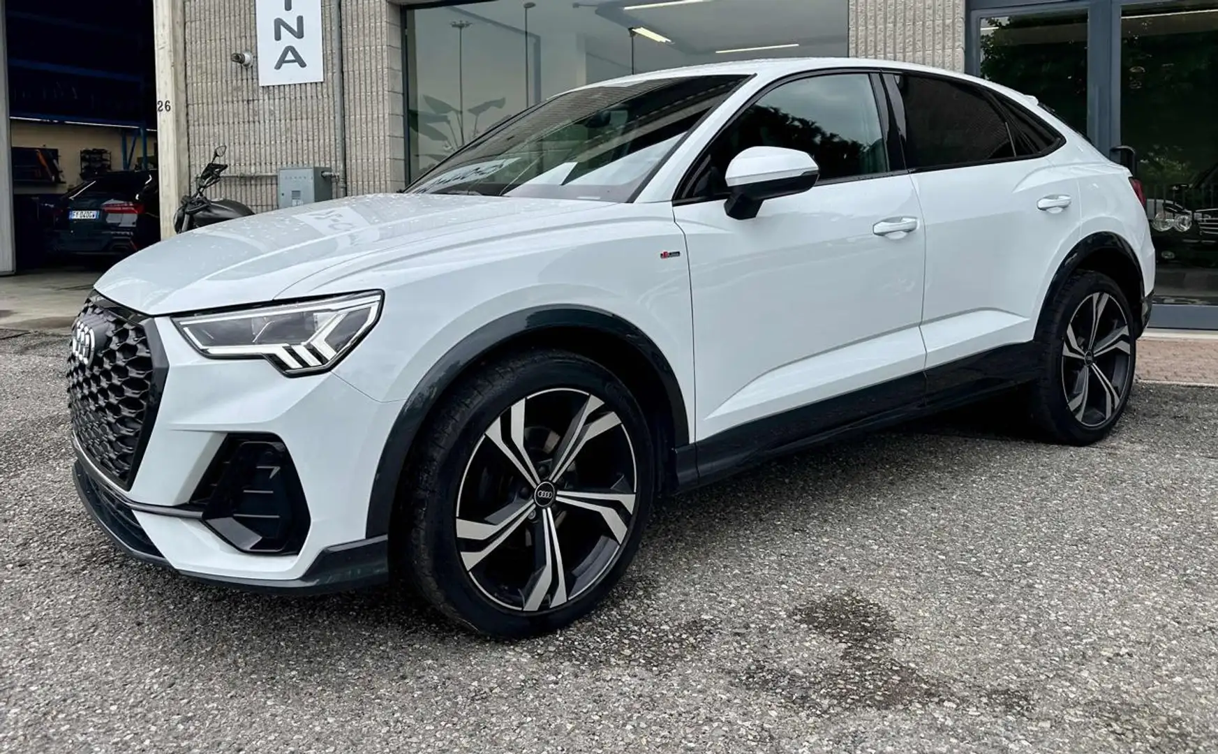 Audi Q3 SPB 35 TFSI S tronic S line  "TETTO APRIBILE" Bianco - 2