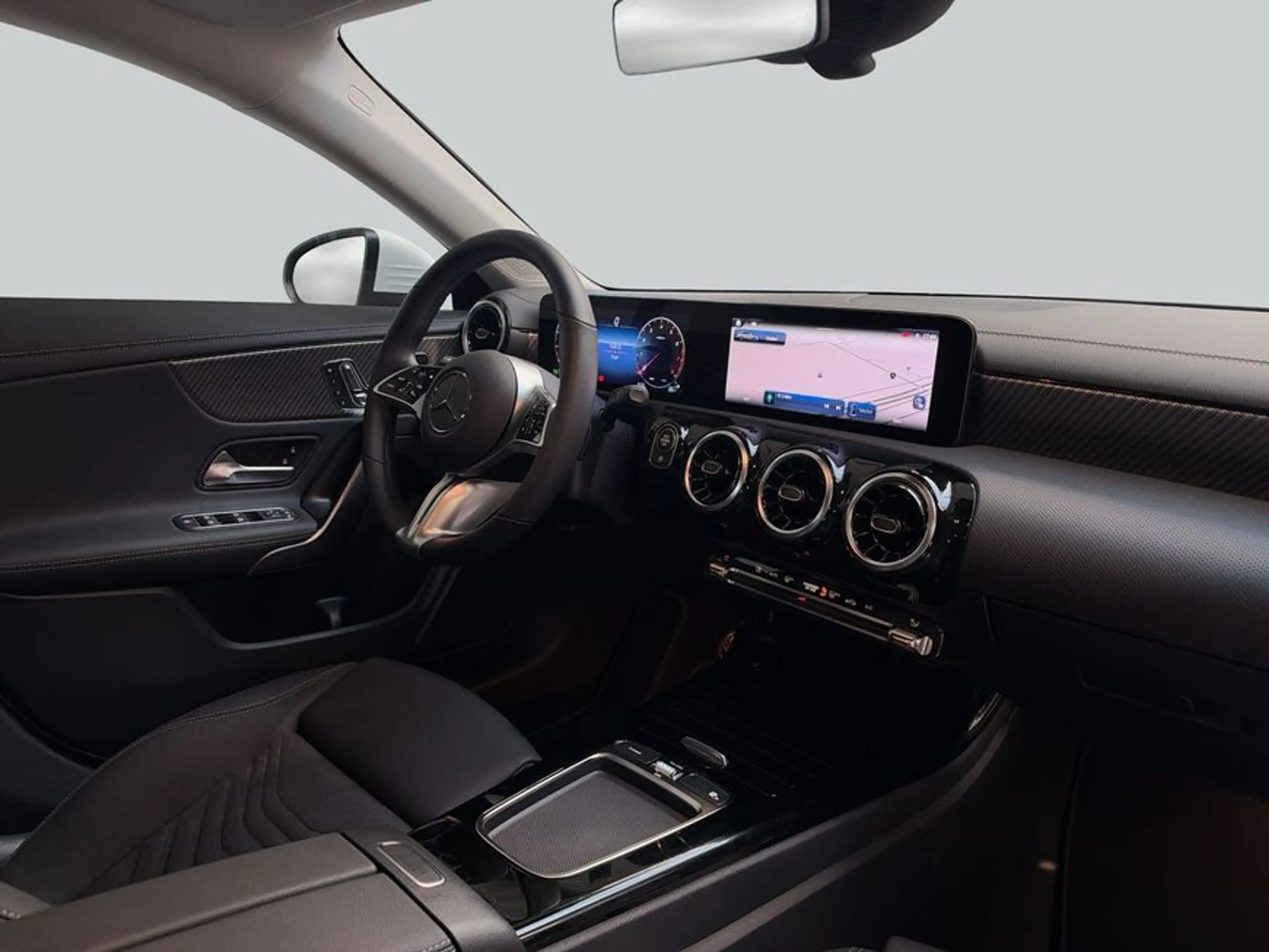 Mercedes-Benz CLA 180 CLA — photo 15