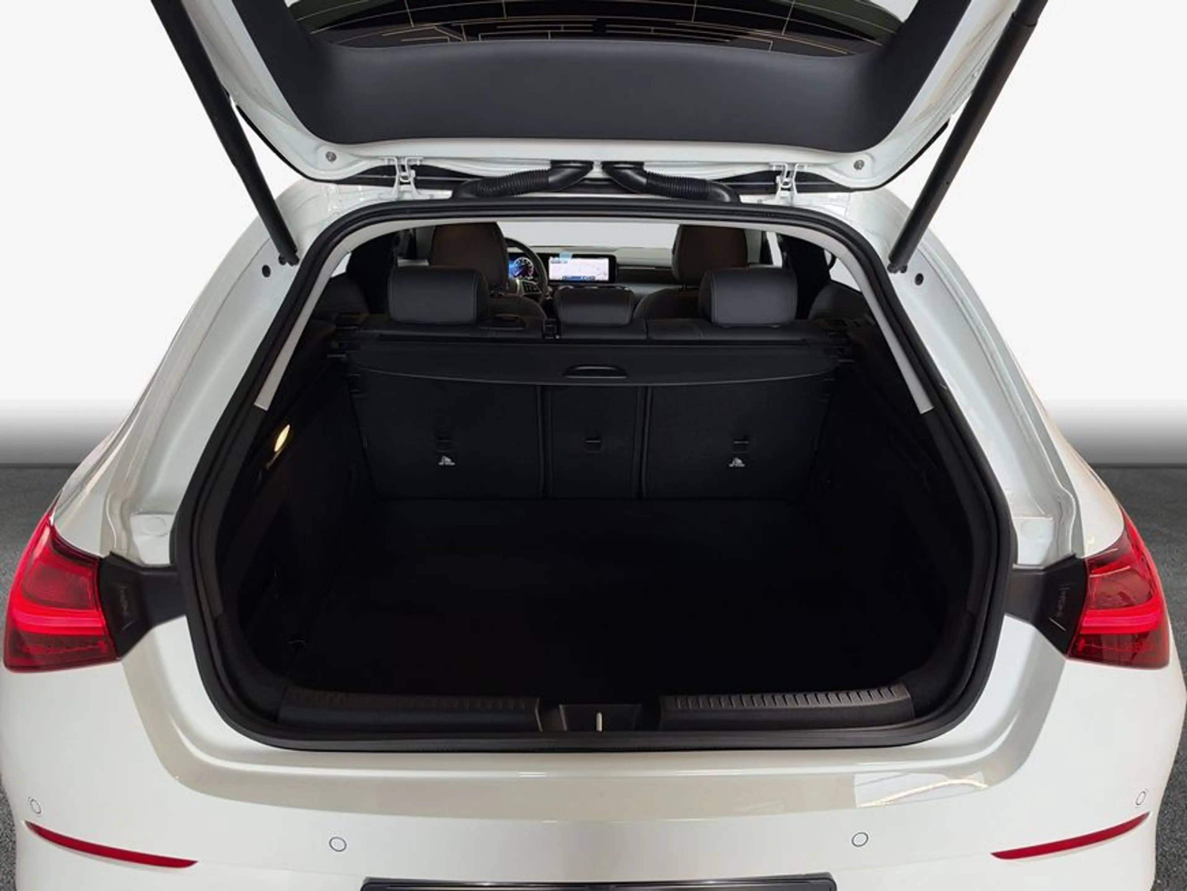 Mercedes-Benz CLA 180 CLA — photo 8