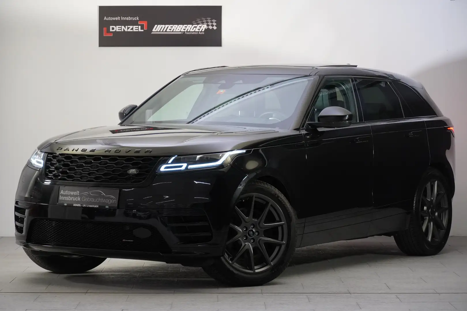 Land Rover Range Rover Velar P400 MHEV Allrad R-Dynamic HSE Aut. Schwarz - 1