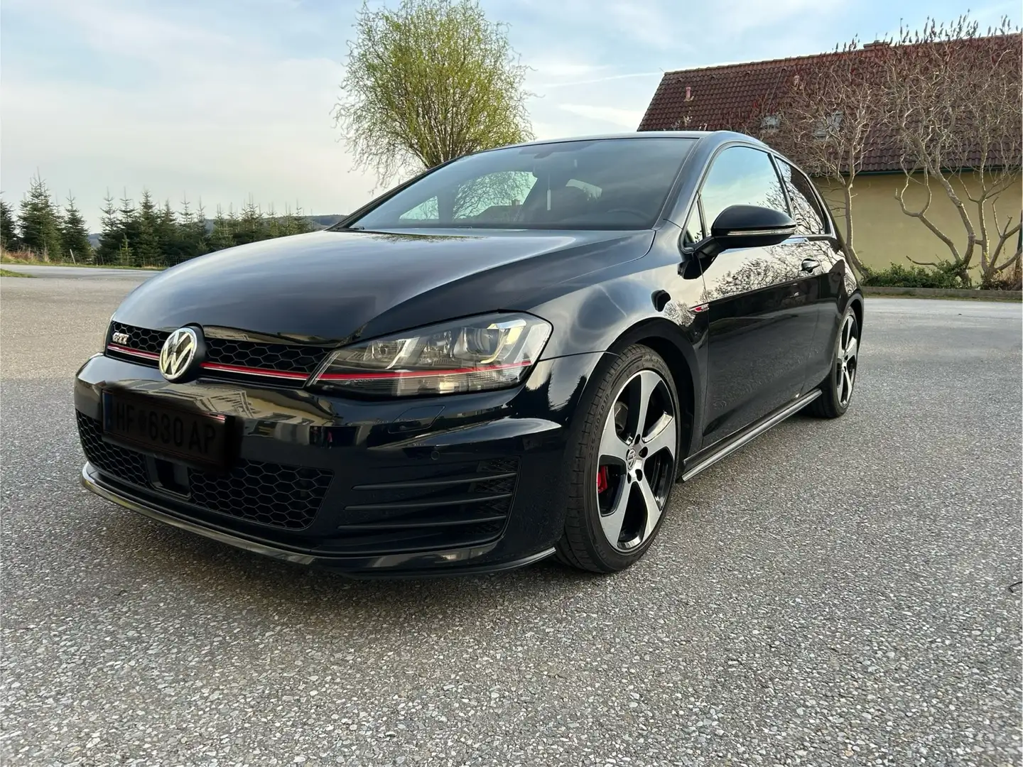 Volkswagen Golf GTI 2,0 TSI Schwarz - 2