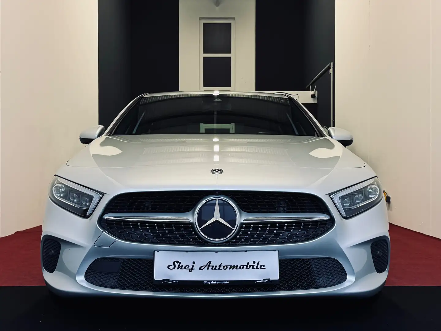 Mercedes-Benz A 200 A 200 d Aut.*360° Kamera*AHK*SZH*Multibeam LED* Grau - 2