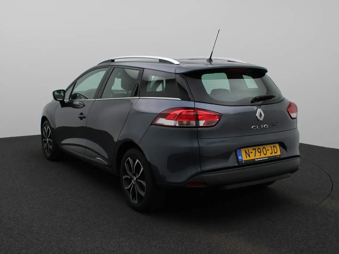 Renault Clio 0.9 TCe Intens | Navigatie | Airco | Cruise-Contro Grey - 2