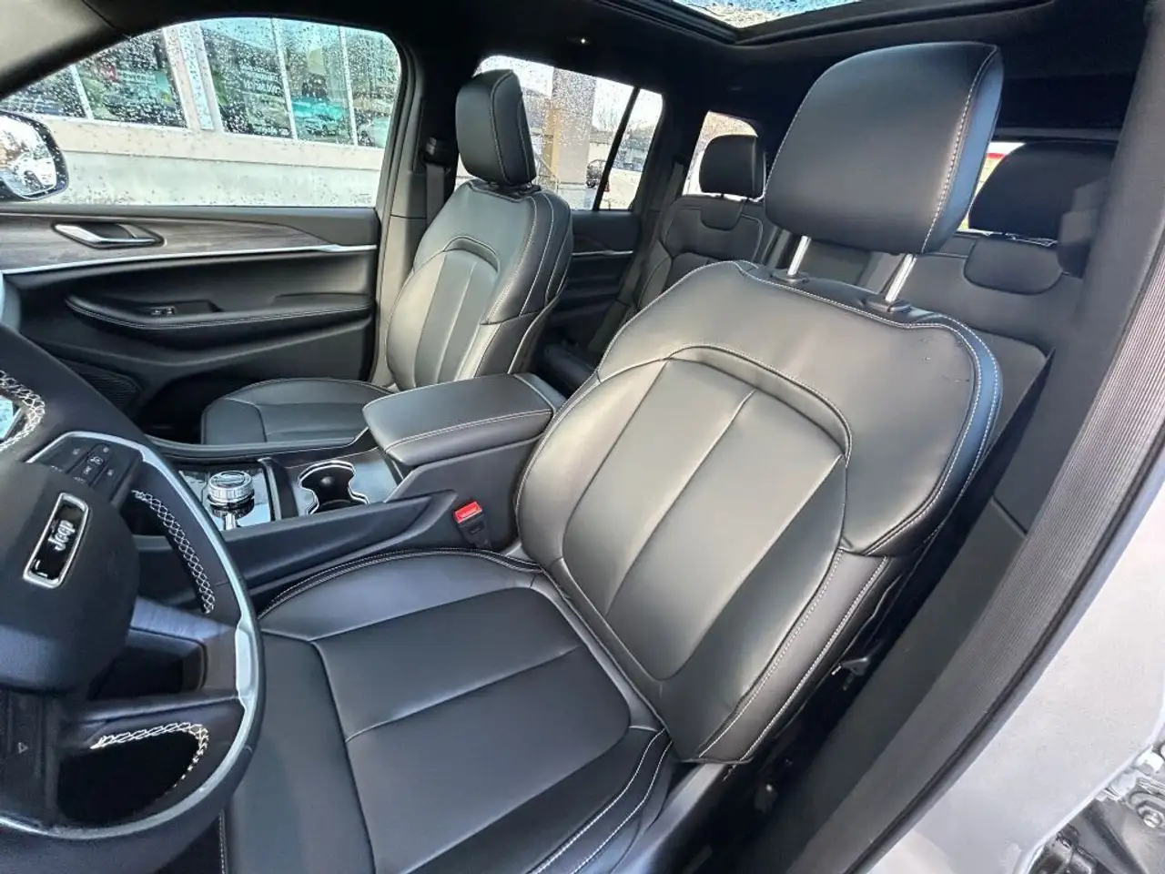 Jeep Grand Cherokee снимка Jeep Grand Cherokee