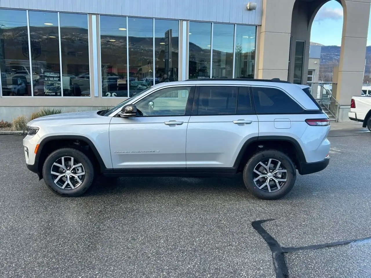 Jeep Grand Cherokee снимка Jeep Grand Cherokee