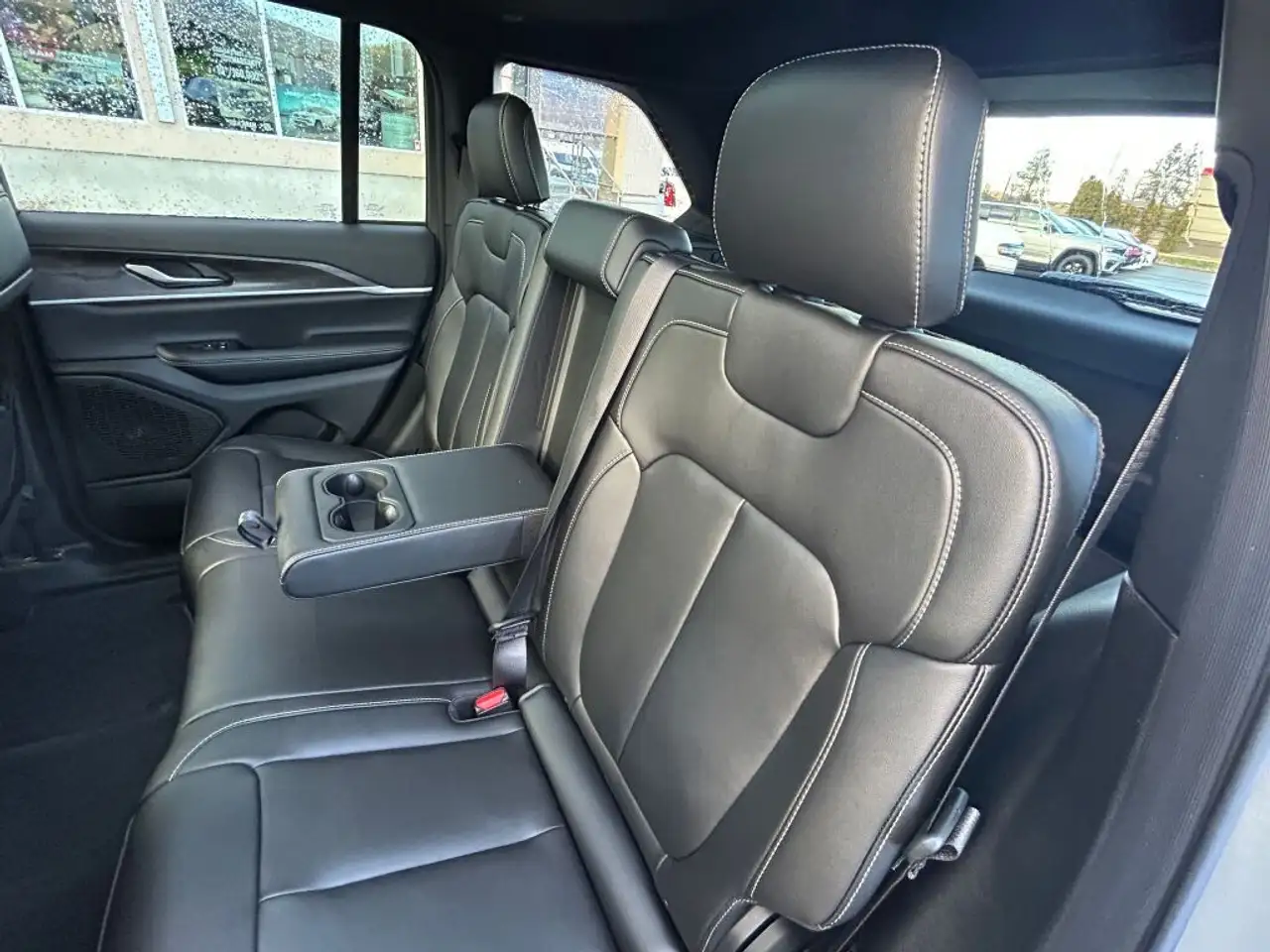 Jeep Grand Cherokee снимка Jeep Grand Cherokee