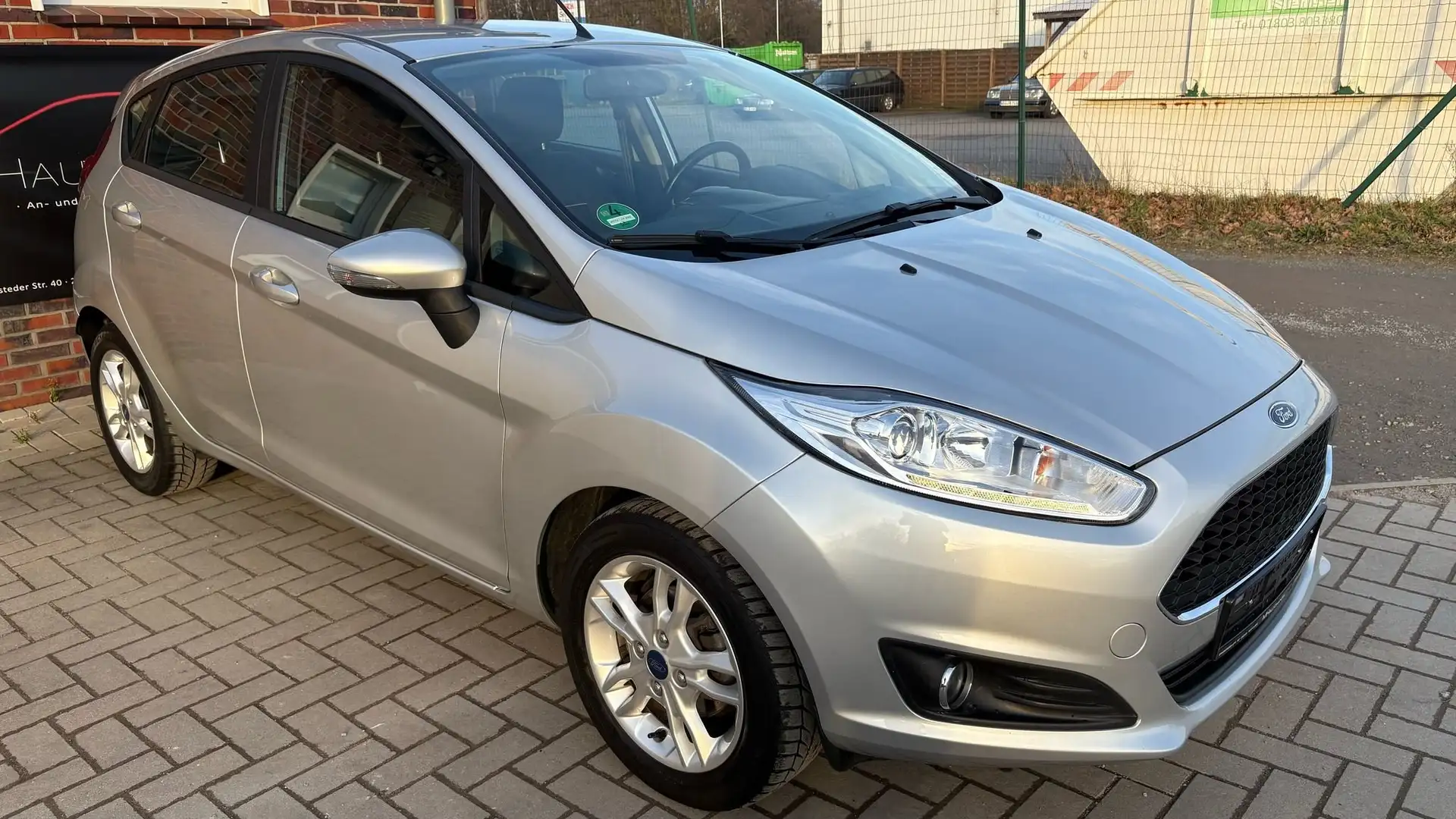 Ford Fiesta 1.0*Automatik*2.Hand*Scheckheft*Finanzierung* Gris - 2
