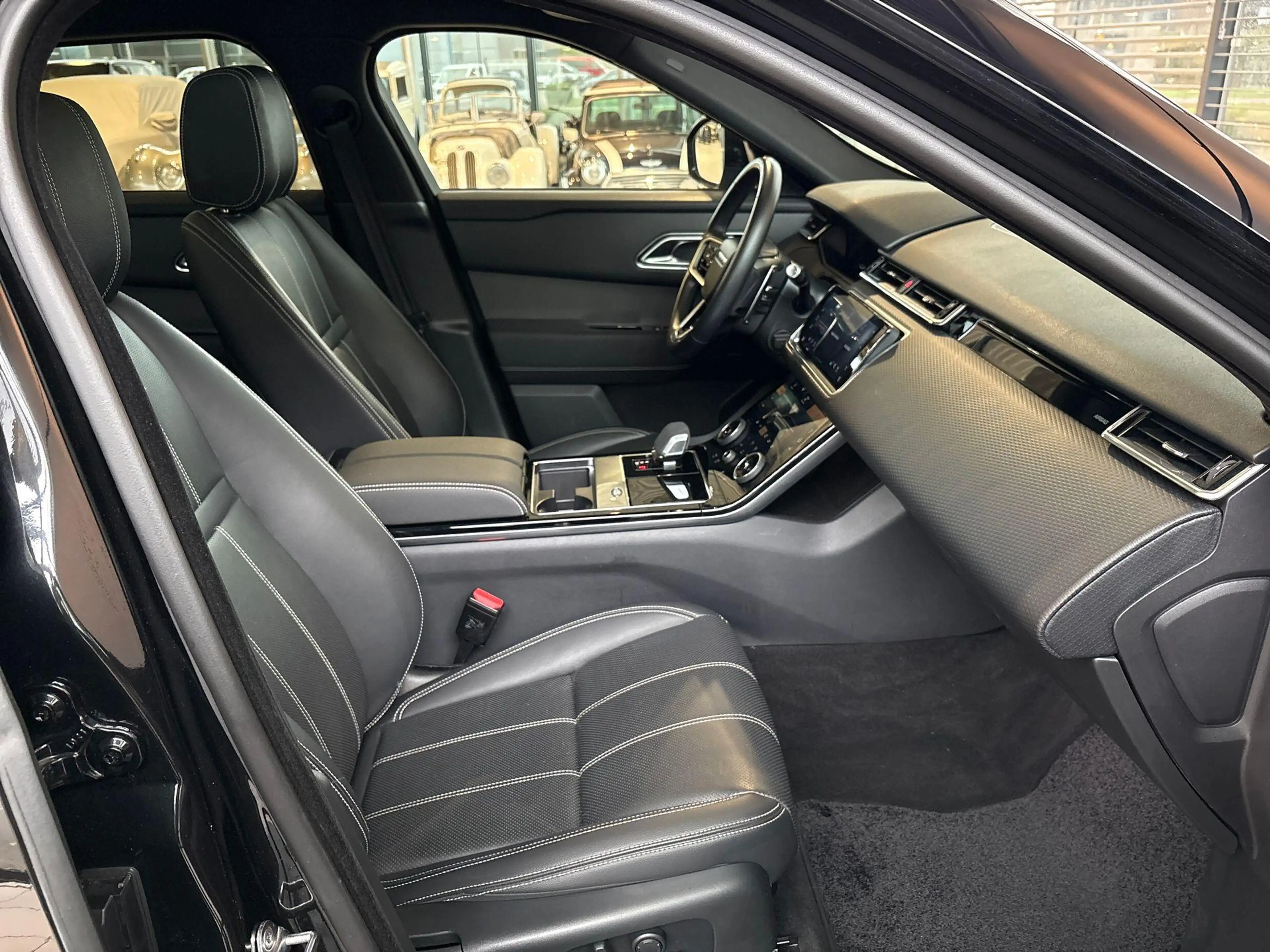 Land Rover Range Rover Velar P400e S -PANO.DAK|21"LM|DRIVE PACK|MERIDIAN AUDIO — photo 3