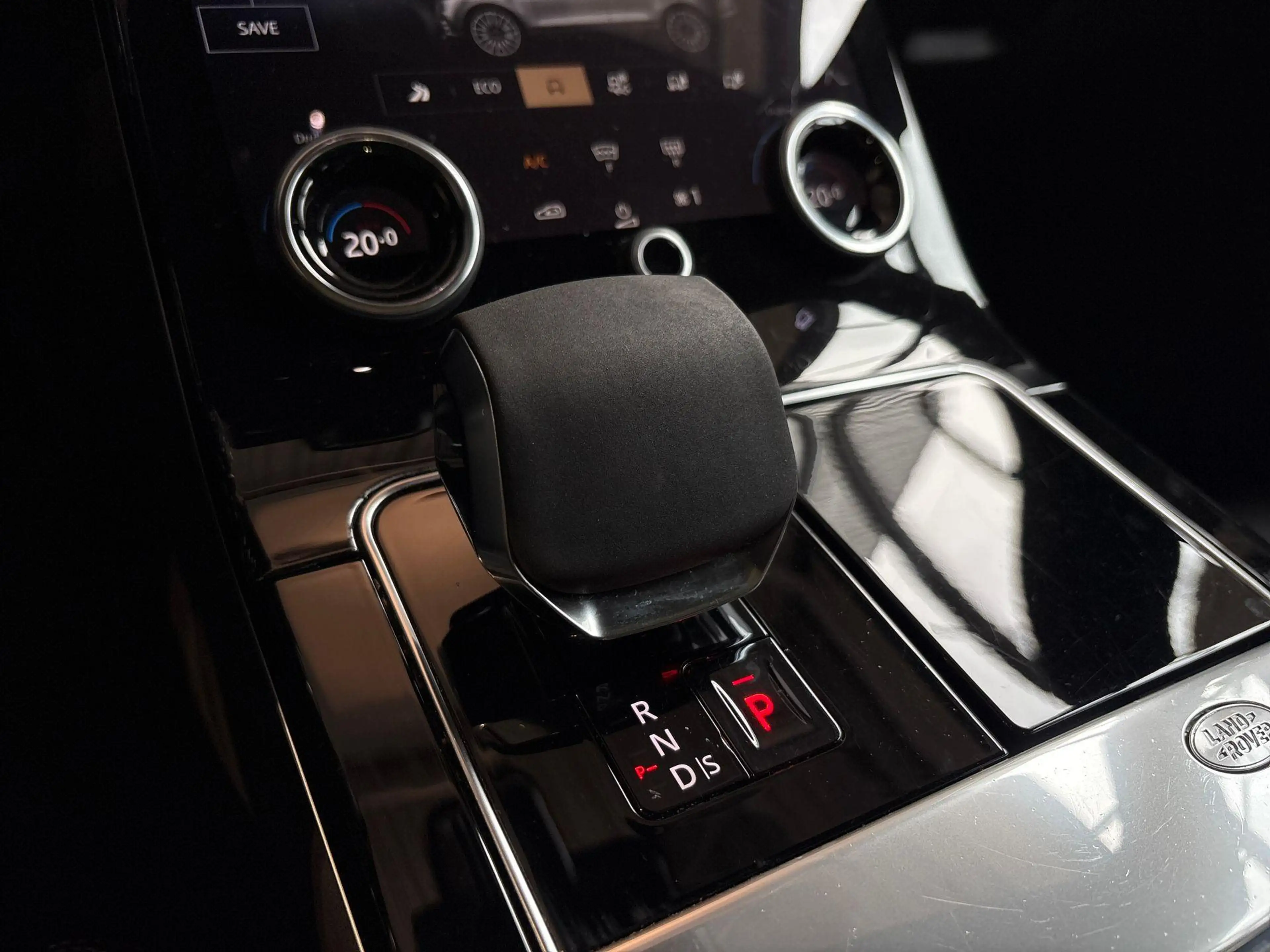 Land Rover Range Rover Velar P400e S -PANO.DAK|21"LM|DRIVE PACK|MERIDIAN AUDIO — photo 16