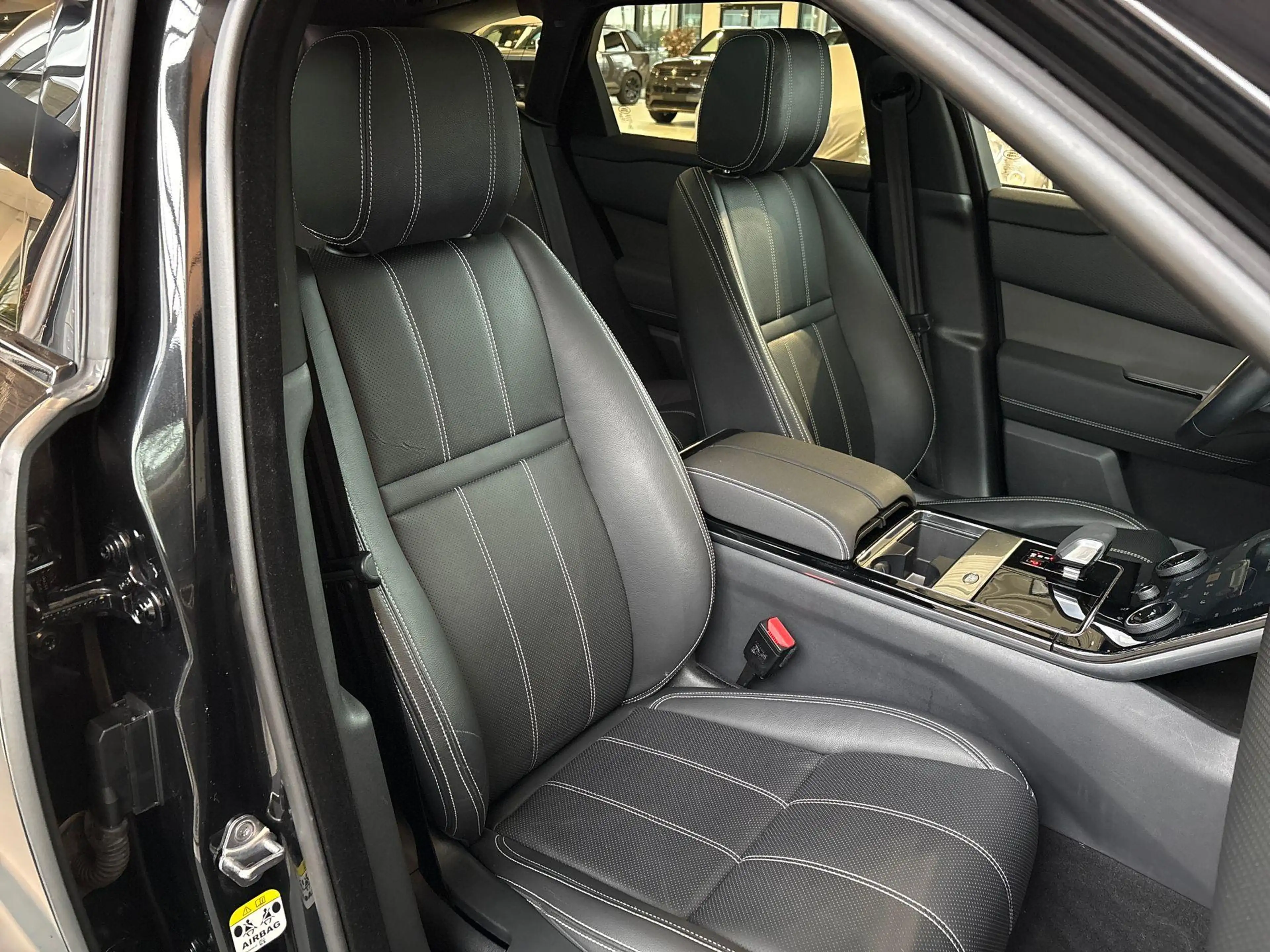 Land Rover Range Rover Velar P400e S -PANO.DAK|21"LM|DRIVE PACK|MERIDIAN AUDIO — photo 10
