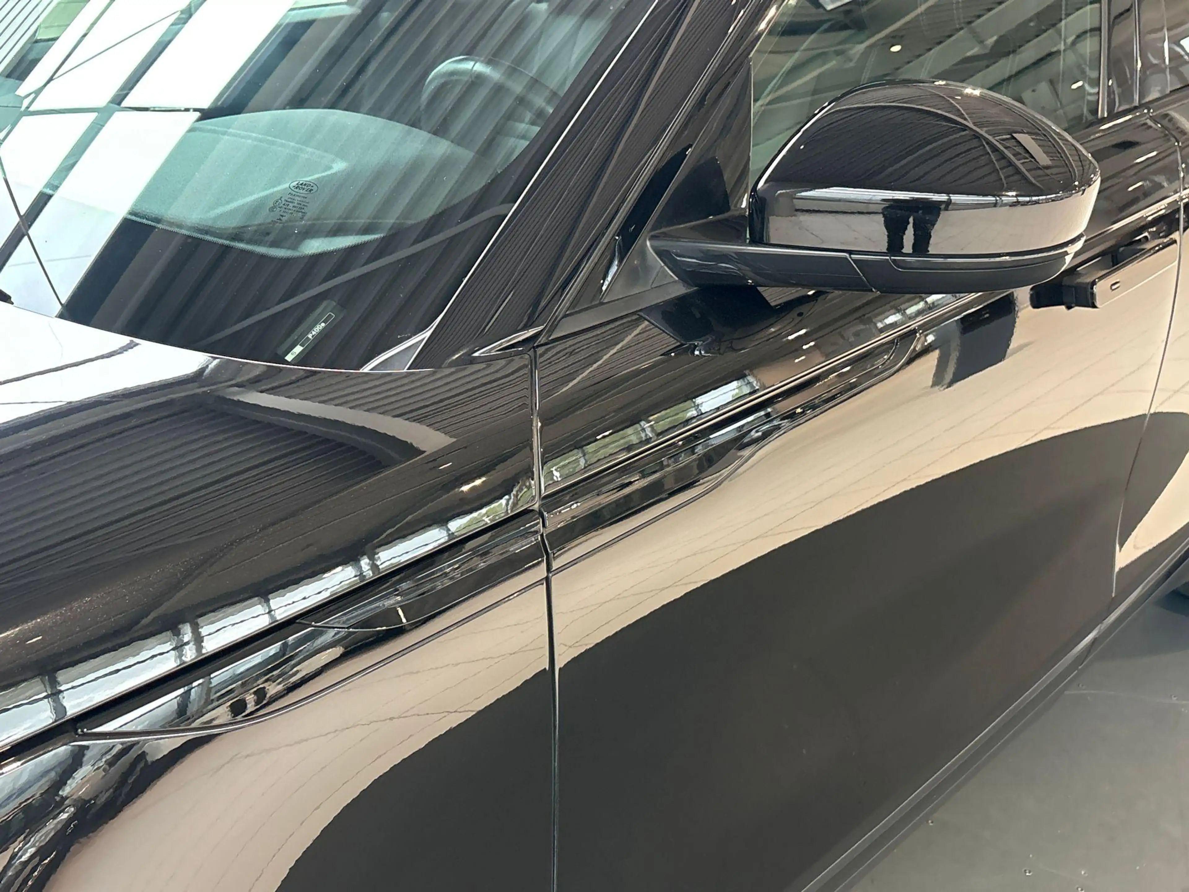 Land Rover Range Rover Velar P400e S -PANO.DAK|21"LM|DRIVE PACK|MERIDIAN AUDIO — photo 22