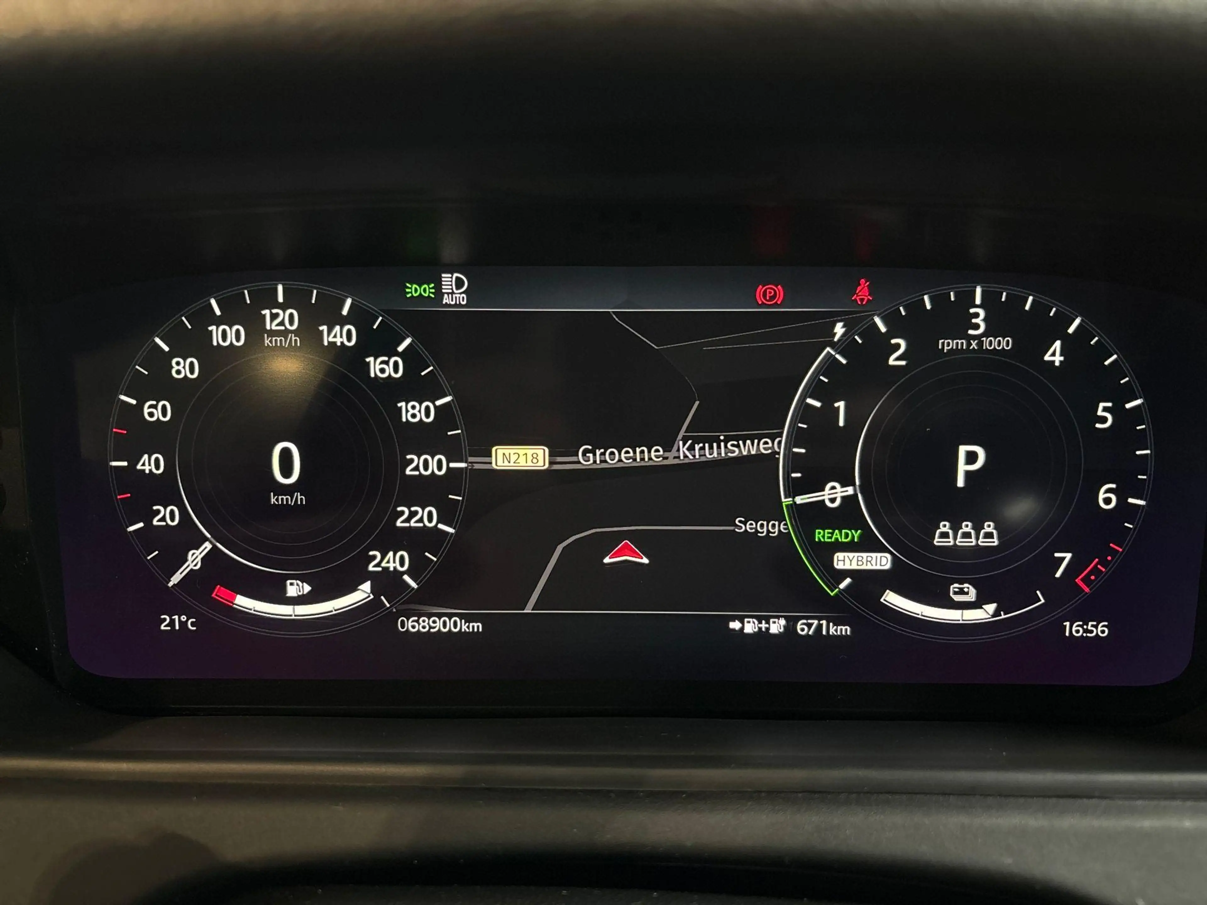 Land Rover Range Rover Velar P400e S -PANO.DAK|21"LM|DRIVE PACK|MERIDIAN AUDIO — photo 18