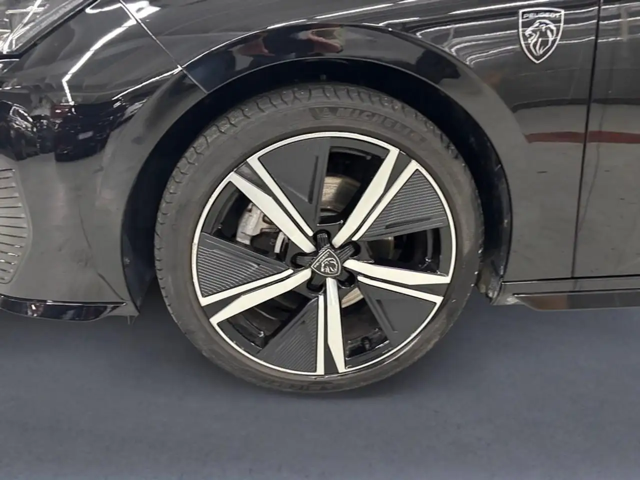 Peugeot 308 1.2 hybrid GT 136cv e-dcs 6 9