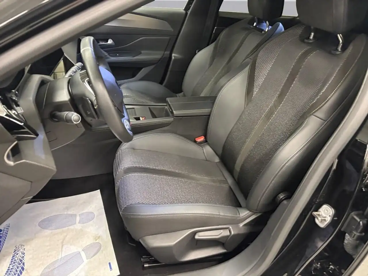Peugeot 308 1.2 hybrid GT 136cv e-dcs 6 10