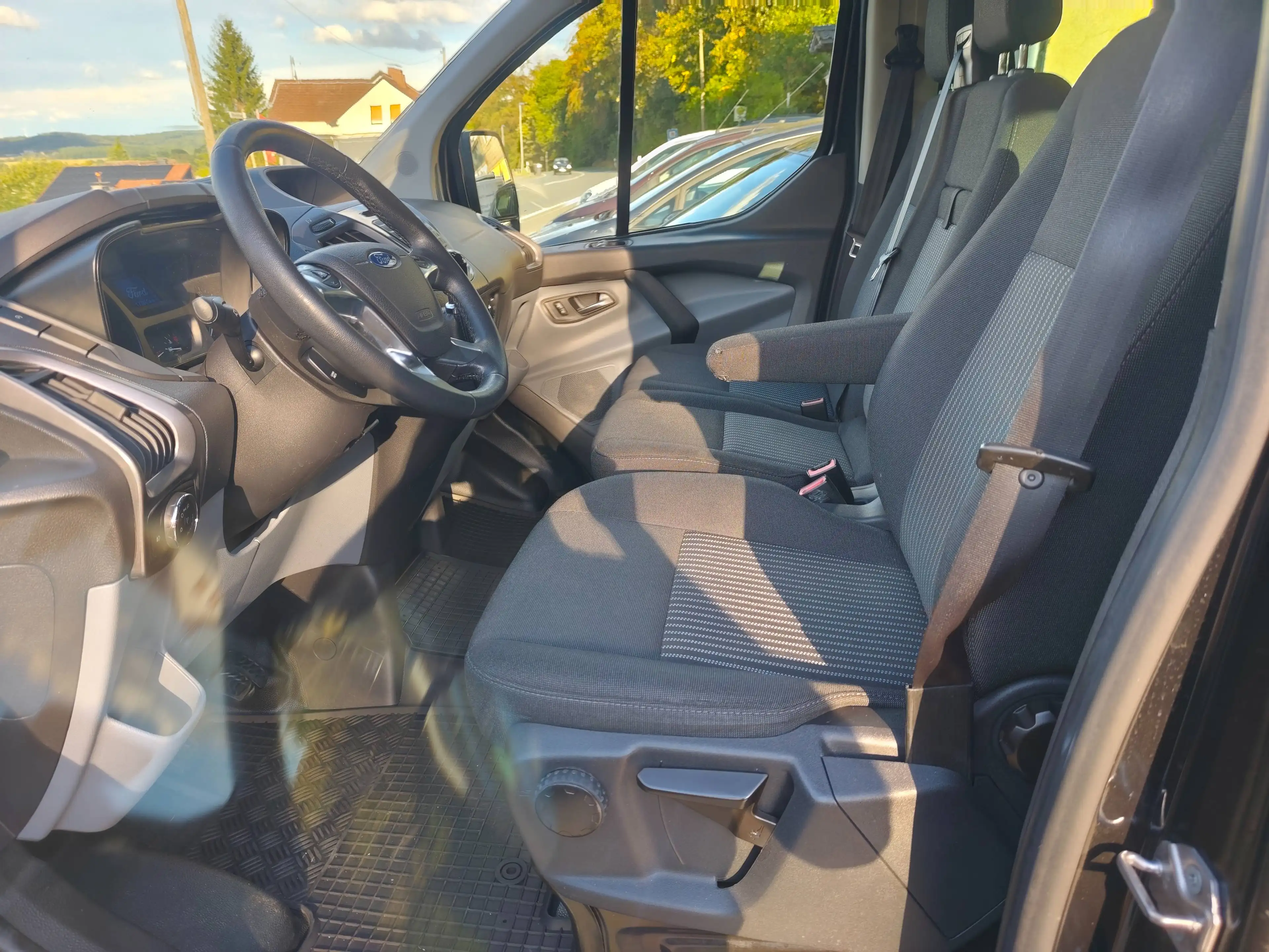 Ford Tourneo Custom 300 L1 Trend 2.2 tdci/ sehr gepflegt/9.Sitzer/Bluetooth/ Klima/AHK/ — photo 7