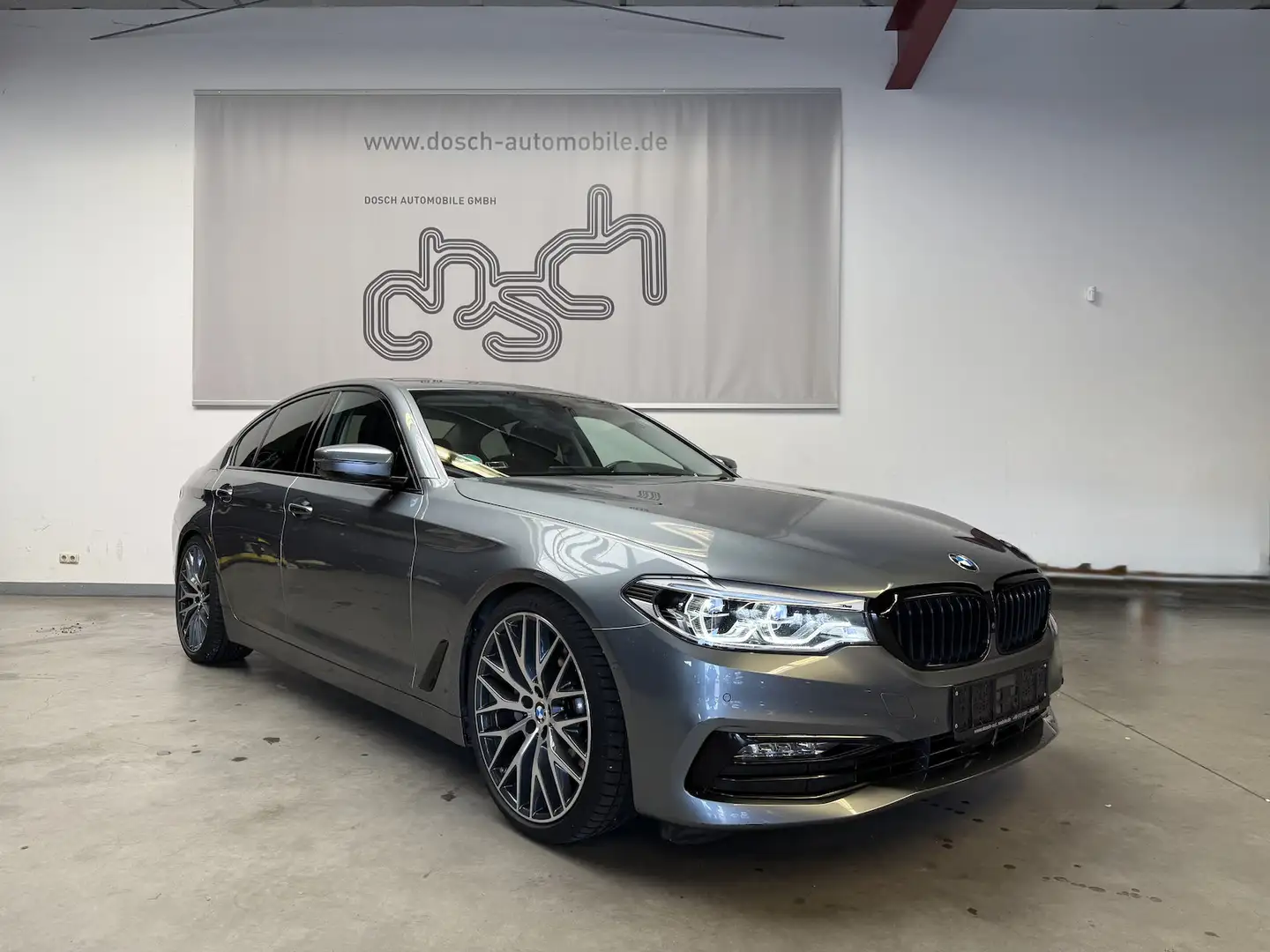BMW 530 530dA Sport Line /NAVI-Prof./HUD/LED/Komf.Sitz/KEL Gris - 1
