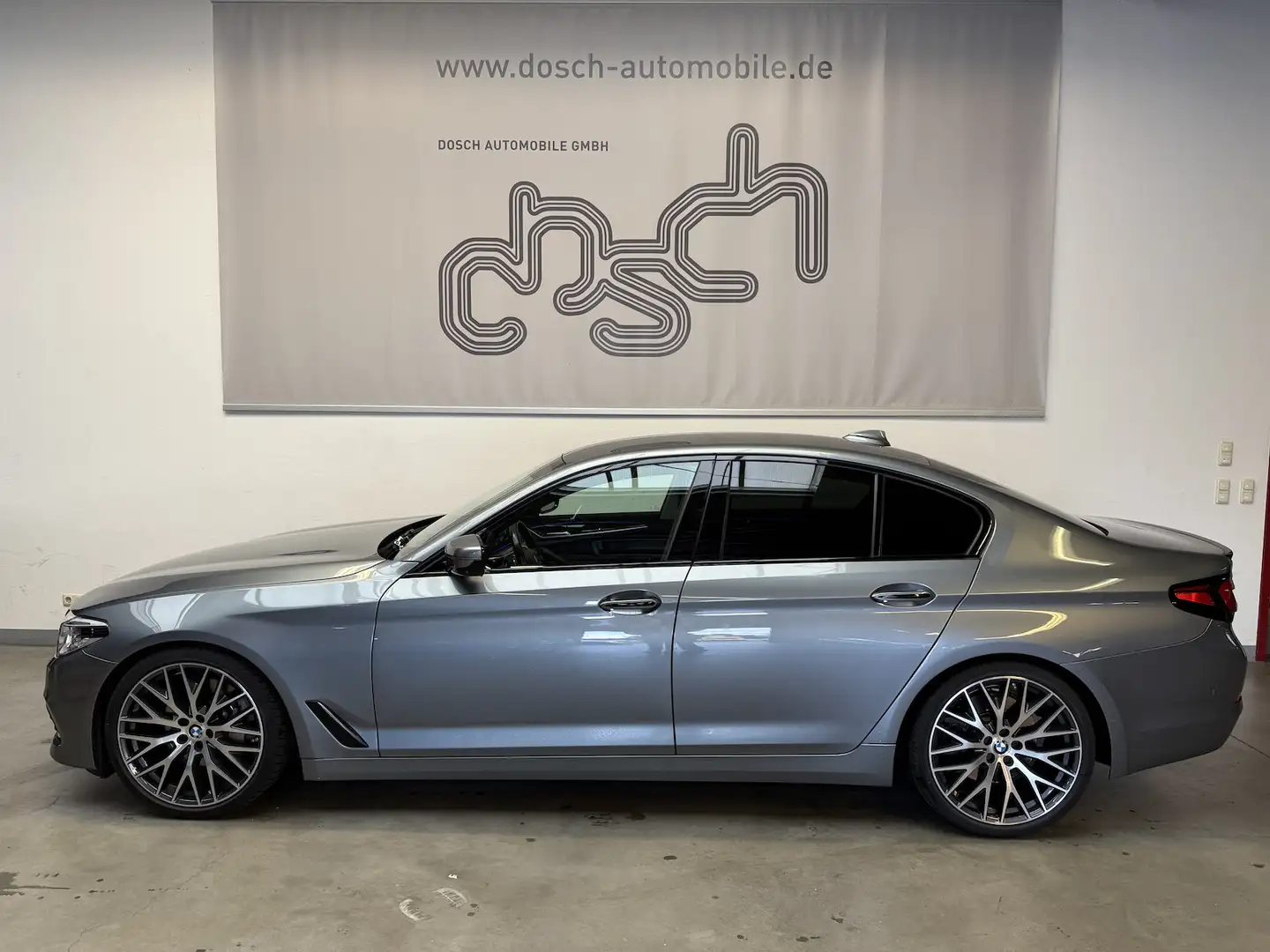 BMW 530 530dA Sport Line /NAVI-Prof./HUD/LED/Komf.Sitz/KEL Gris - 2