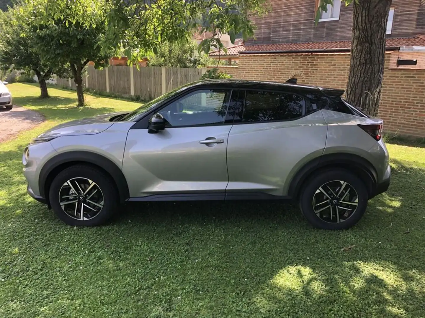 Nissan Juke N-Connecta+ Silber - 2