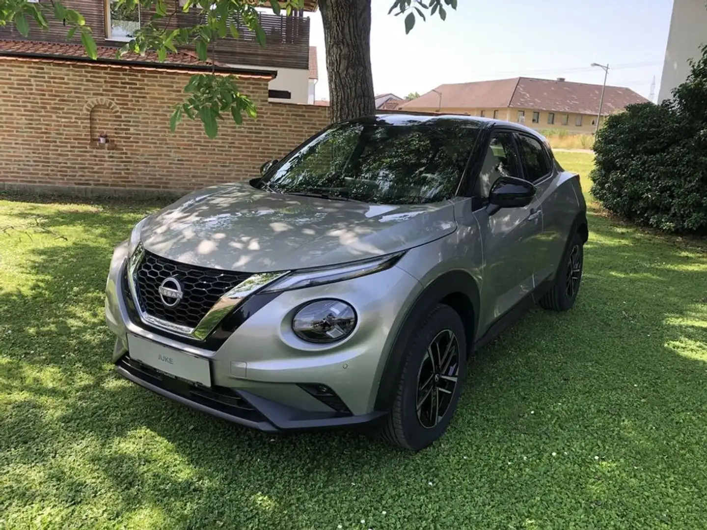 Nissan Juke N-Connecta+ Silber - 1
