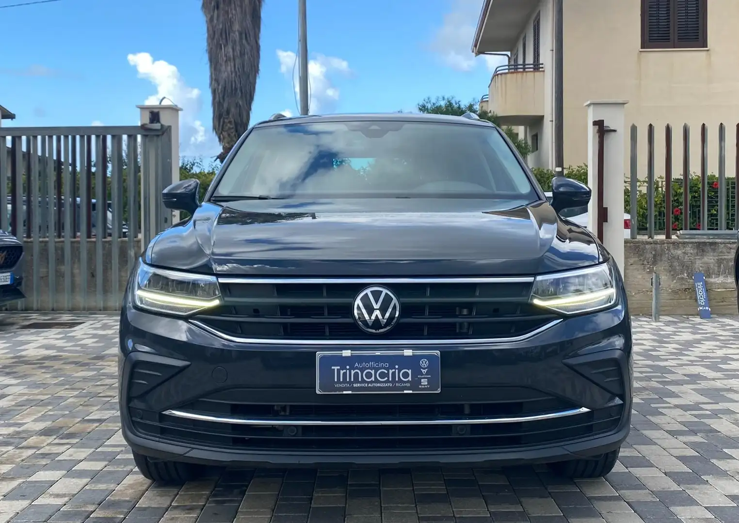 Volkswagen Tiguan Life 2.0 TDI 122CV Grigio - 2