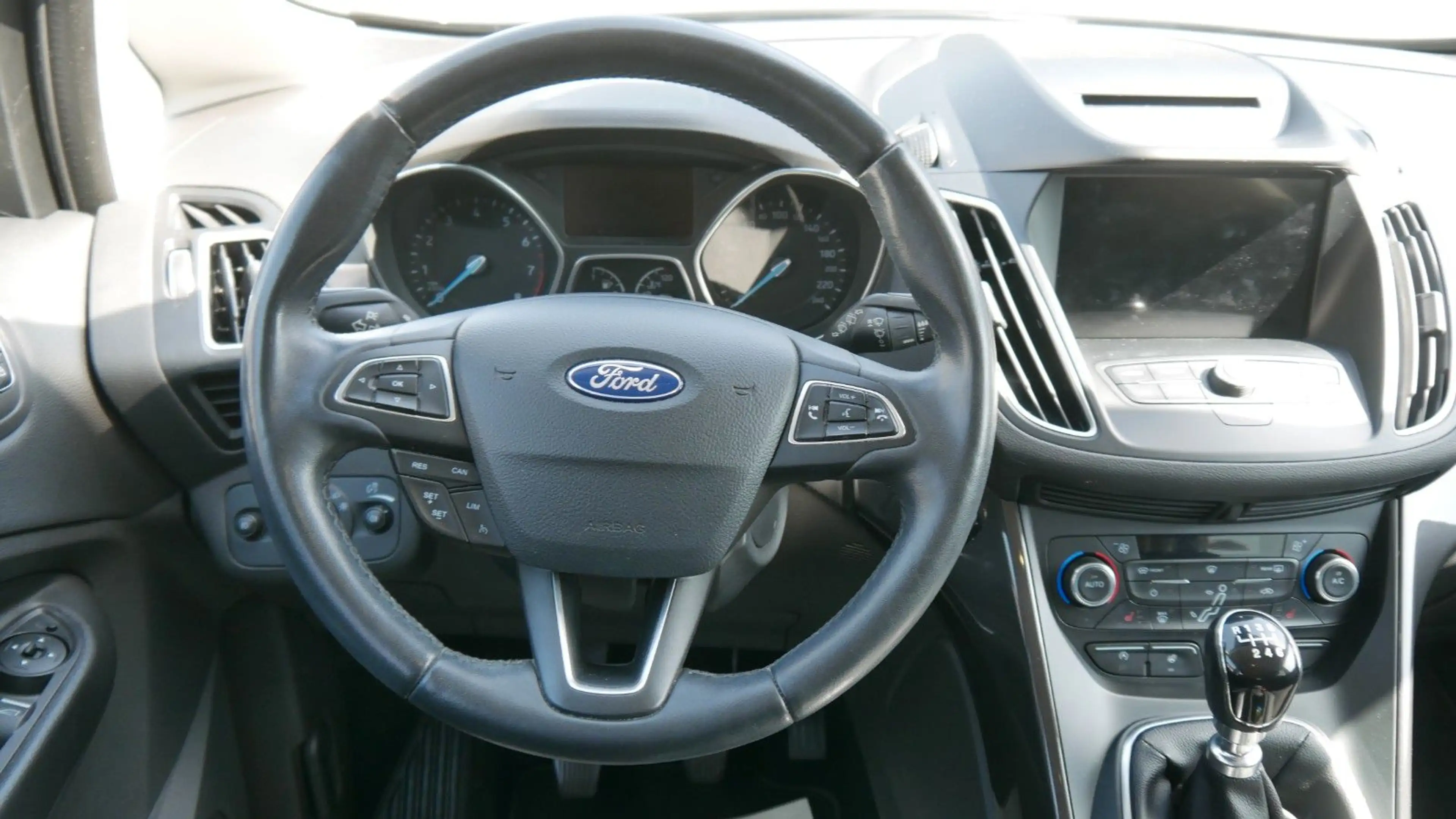 Ford C-Max Titanium — photo 11