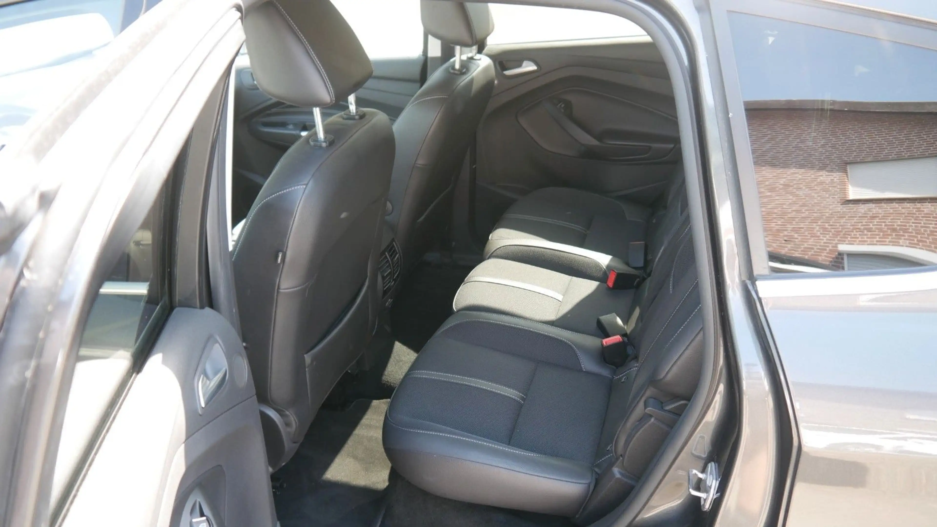 Ford C-Max Titanium — photo 15